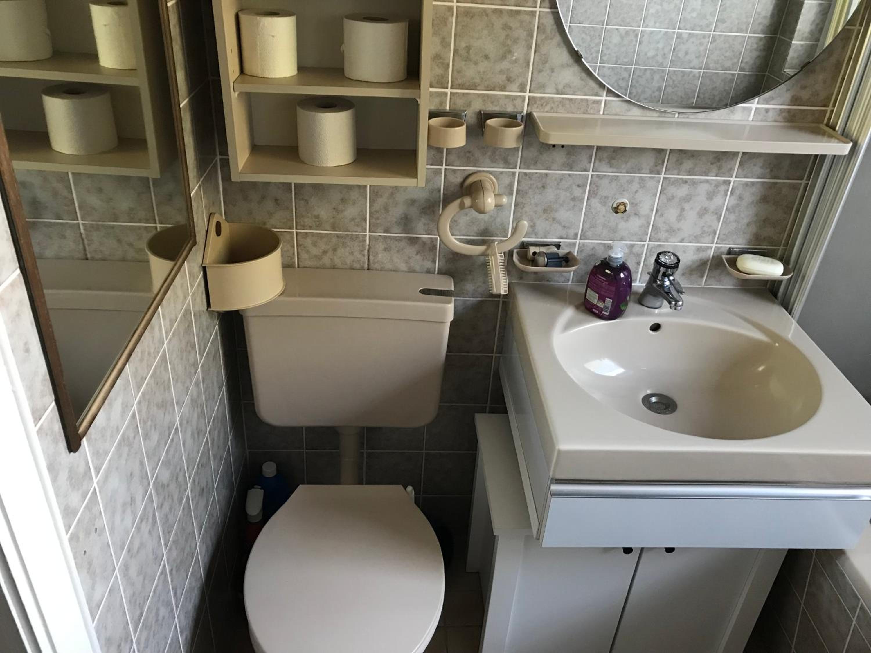 FeWo Aurich Zentrum EG 3 Schlafzimmer und FeWo OG 4 Schlafzimmer