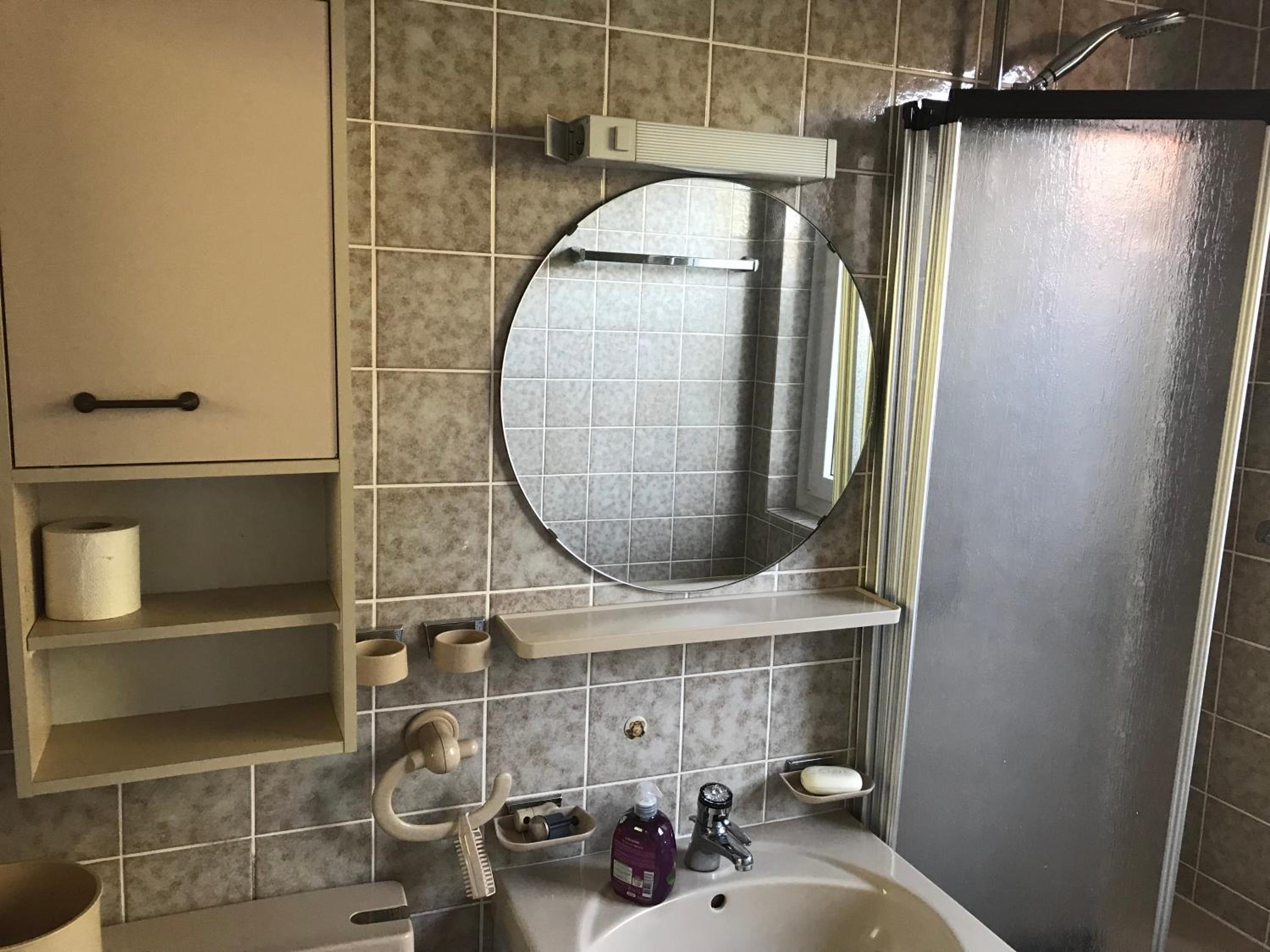FeWo Aurich Zentrum EG 3 Schlafzimmer und FeWo OG 4 Schlafzimmer