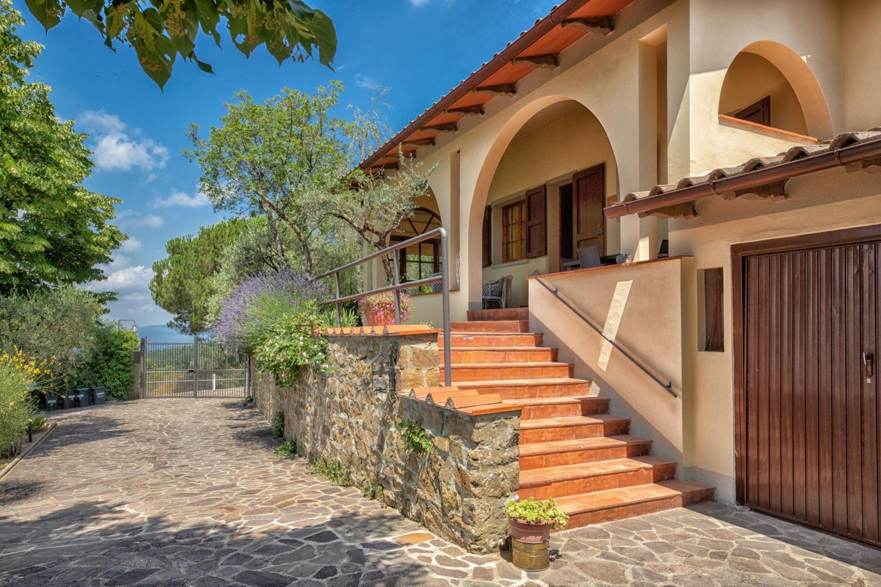 Tuscany Villas With Private Pool & Tennis - Happy Rentals view 5