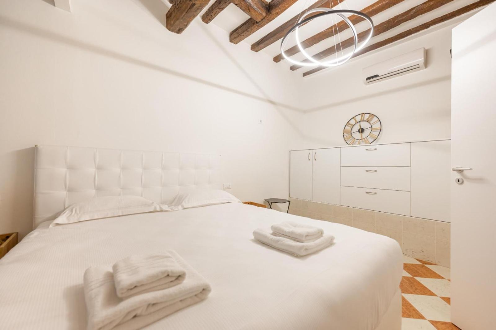 Rialto Suite 707