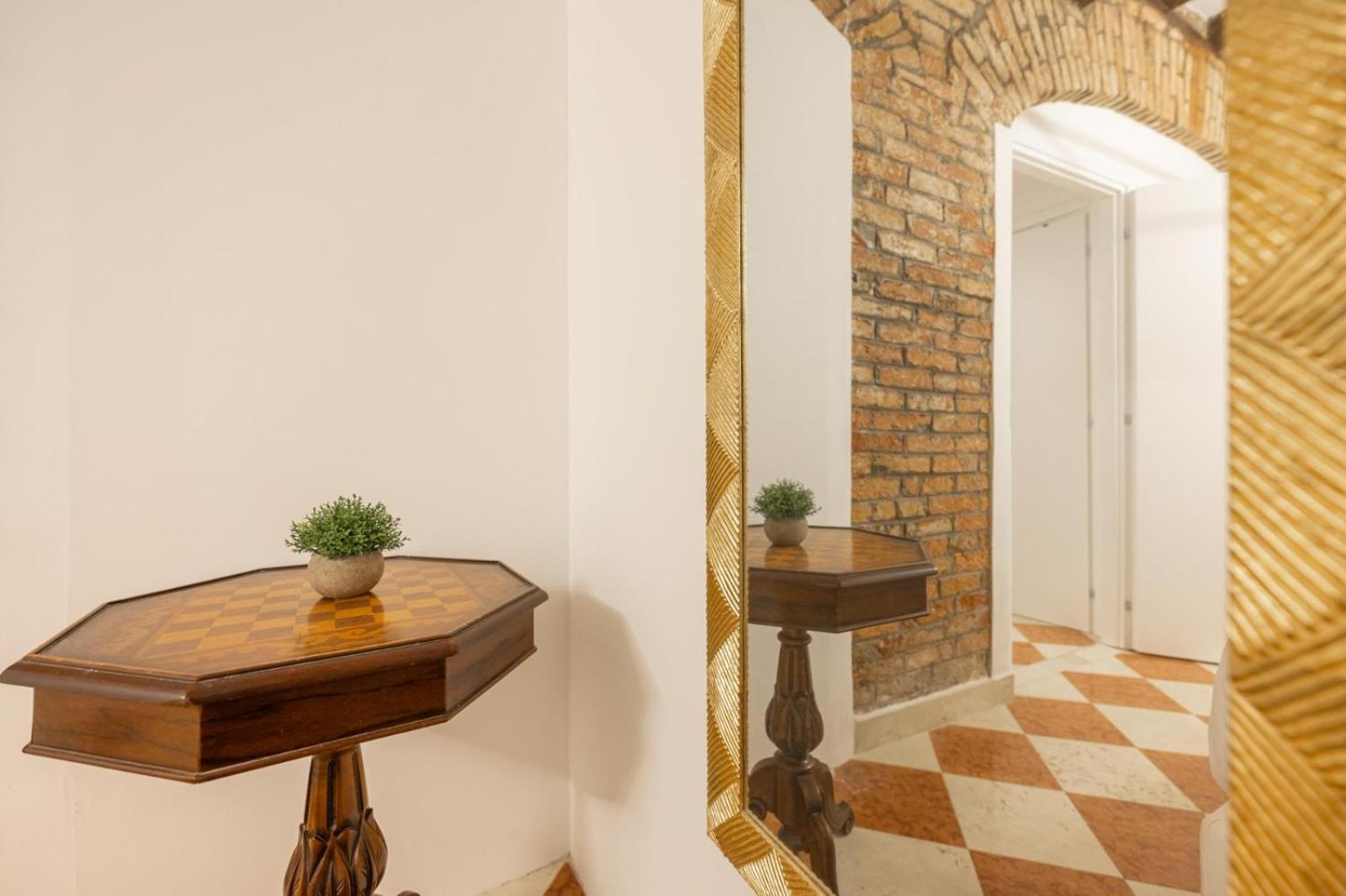 Rialto Suite 707