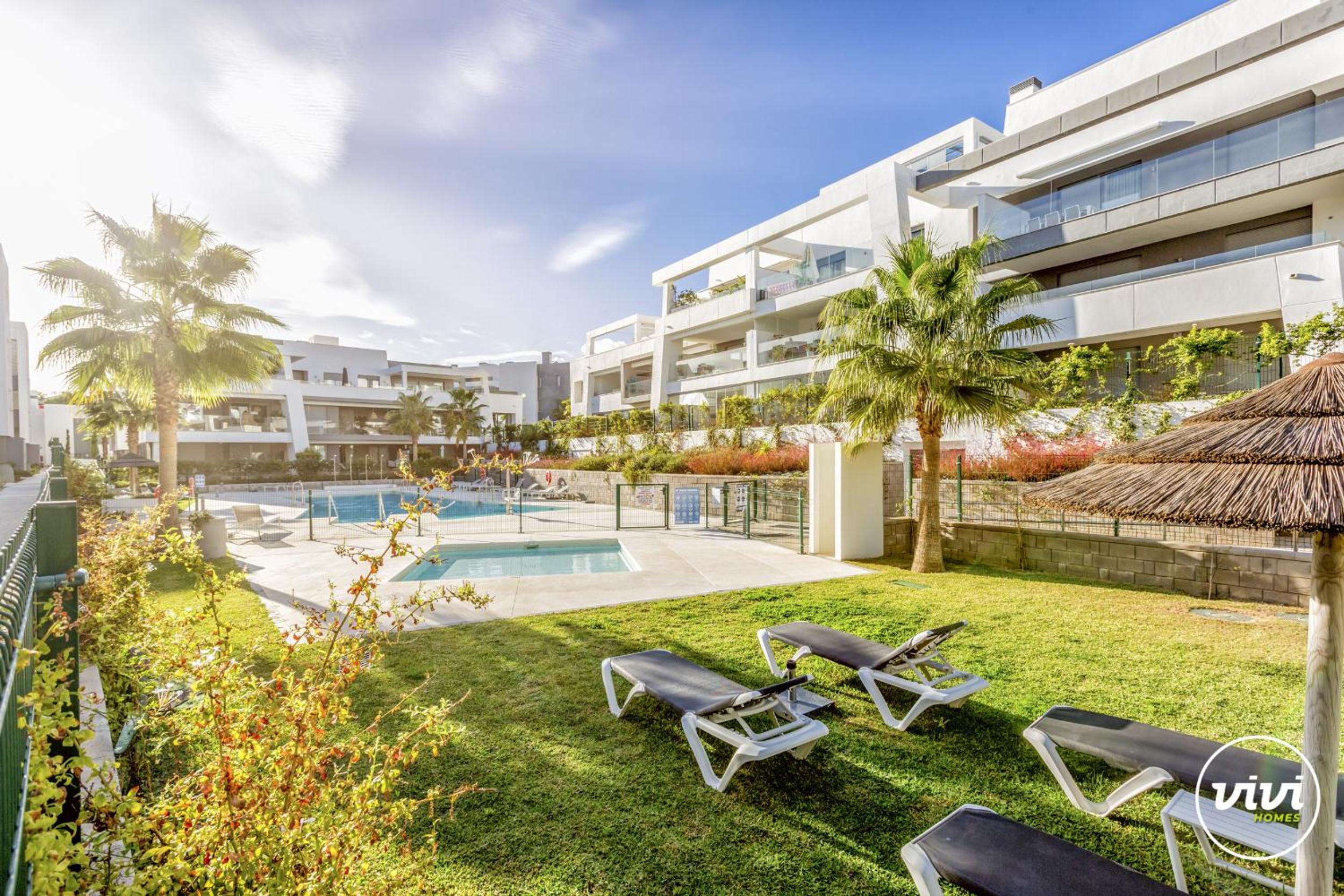 ViVi Homes - Sol Garden Pool, Terrace & Golf