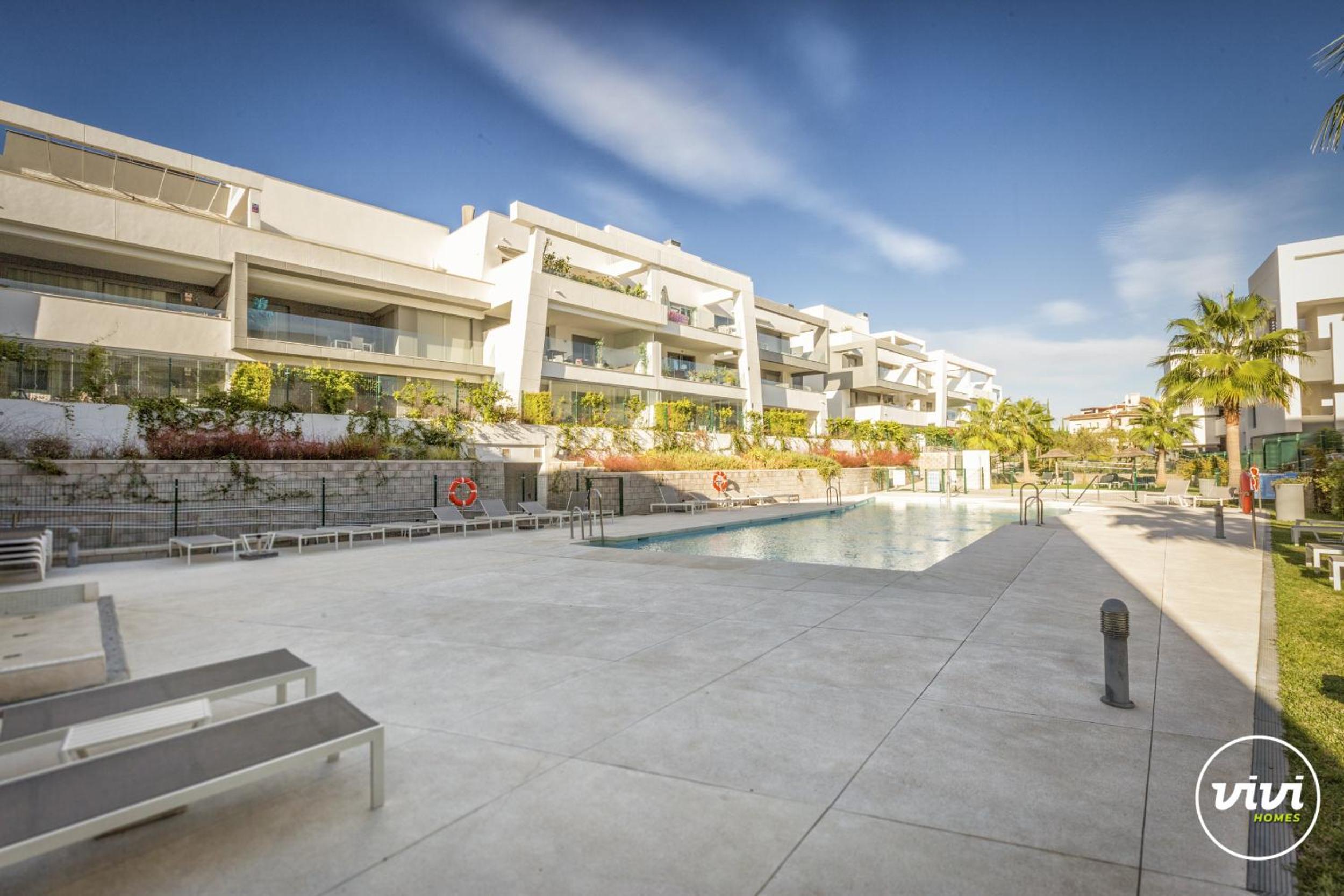 ViVi Homes - Sol Garden Pool, Terrace & Golf