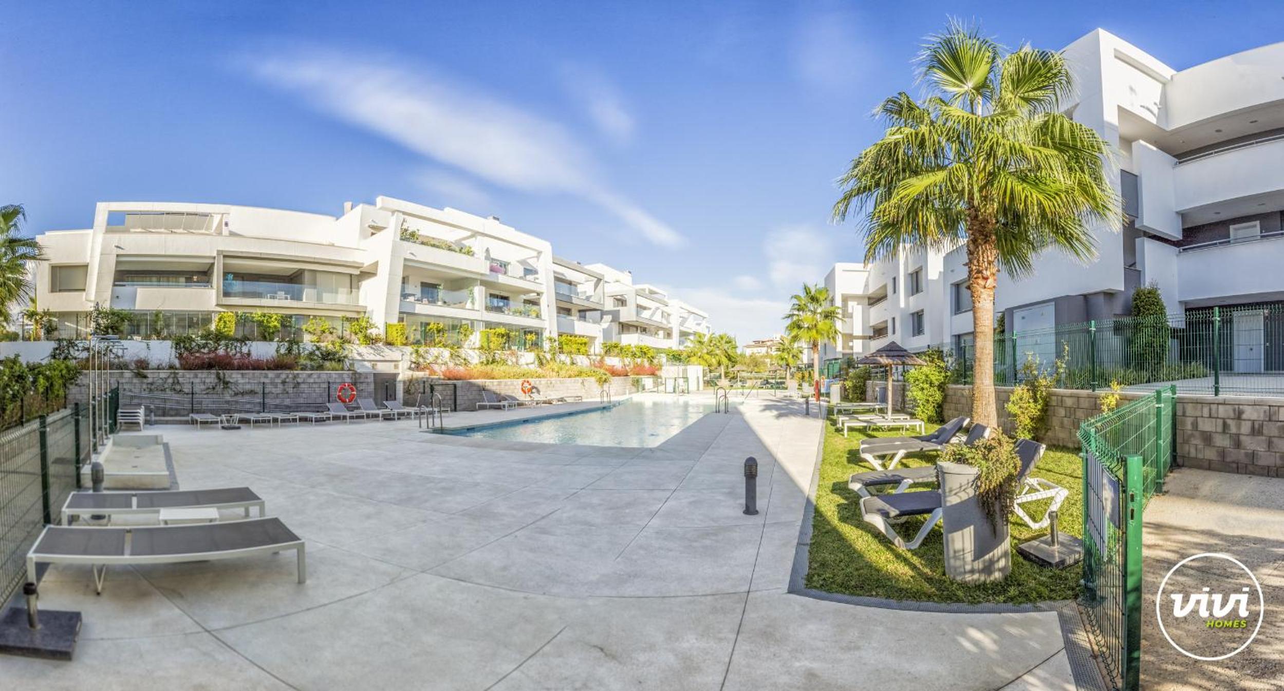 ViVi Homes - Sol Garden Pool, Terrace & Golf