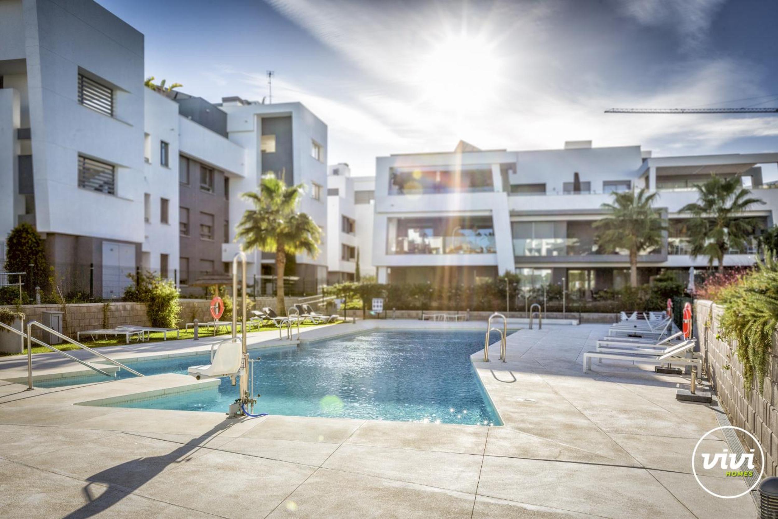 ViVi Homes - Sol Garden Pool, Terrace & Golf