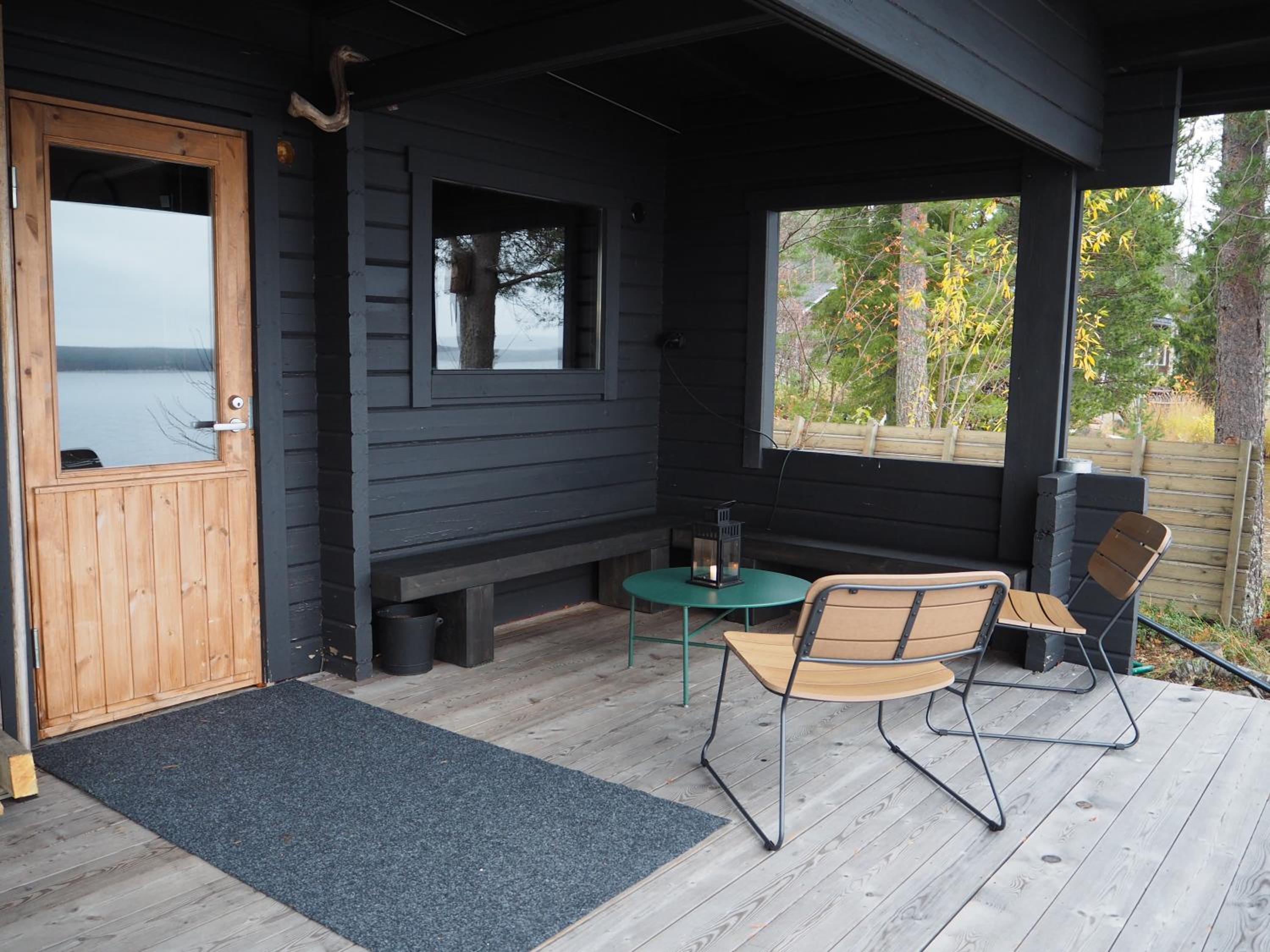 Scandinavian lakeside cottage