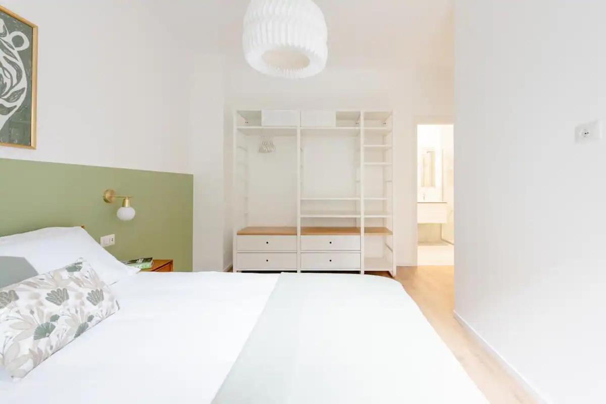 Giro 58, 2 bedroom Apartament, close to San Siro, Fiera and 10 min metro to Duomo