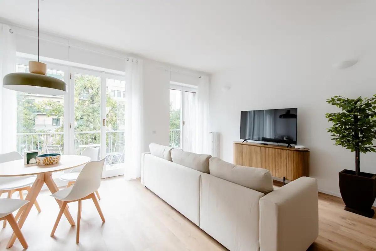Giro 58, 2 bedroom Apartament, close to San Siro, Fiera and 10 min metro to Duomo