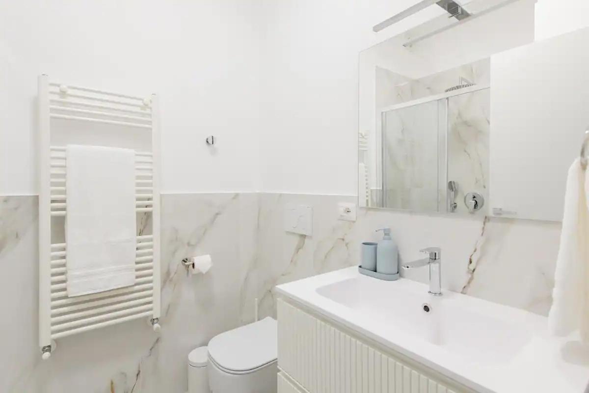 Giro 58, 2 bedroom Apartament, close to San Siro, Fiera and 10 min metro to Duomo