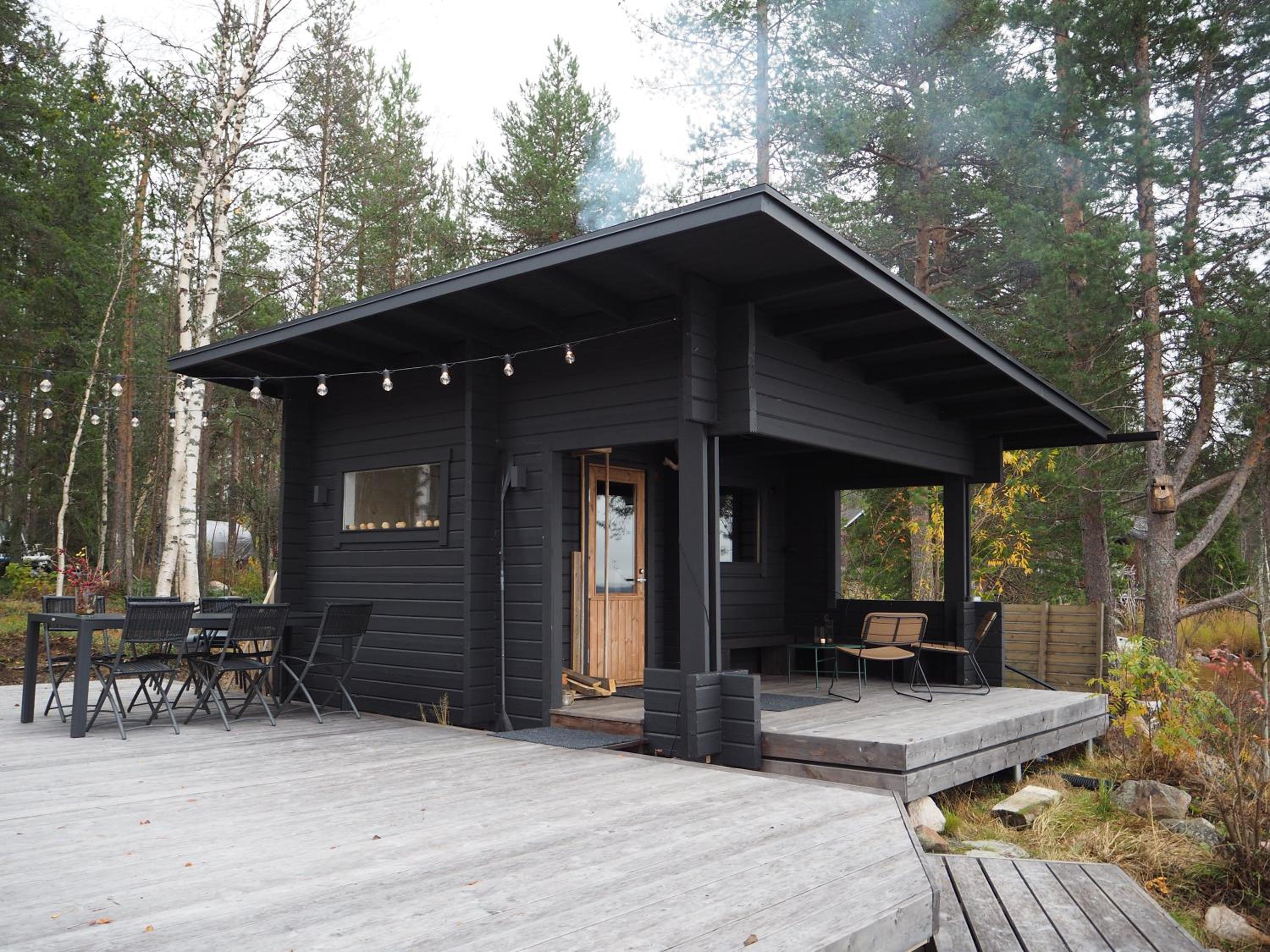 Scandinavian lakeside cottage