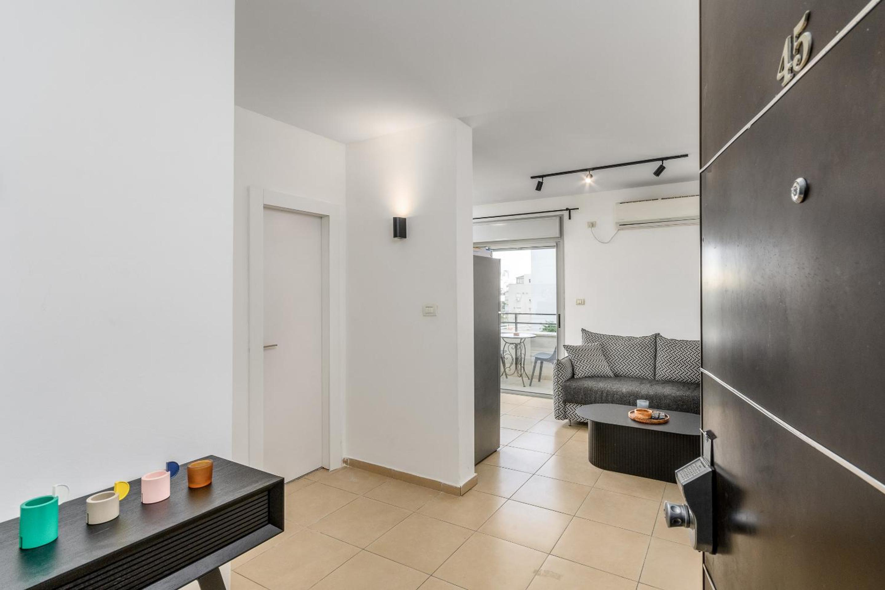 Bograshov Area - Cosy Apart' Hotel close to the beach view 3