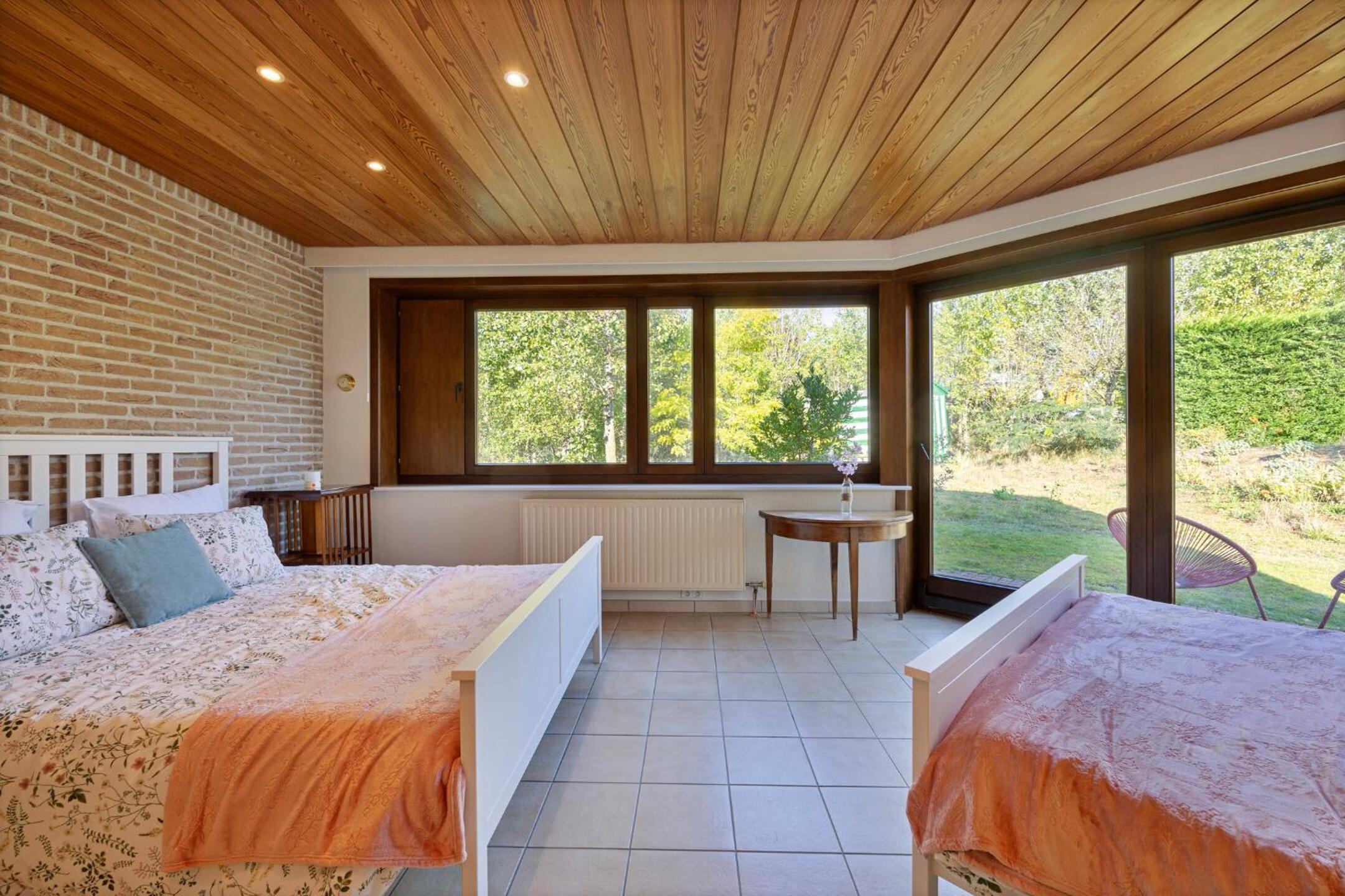 La Maison Fleurie - Sunny holiday home with large garden, parking, within walking distance of the sea