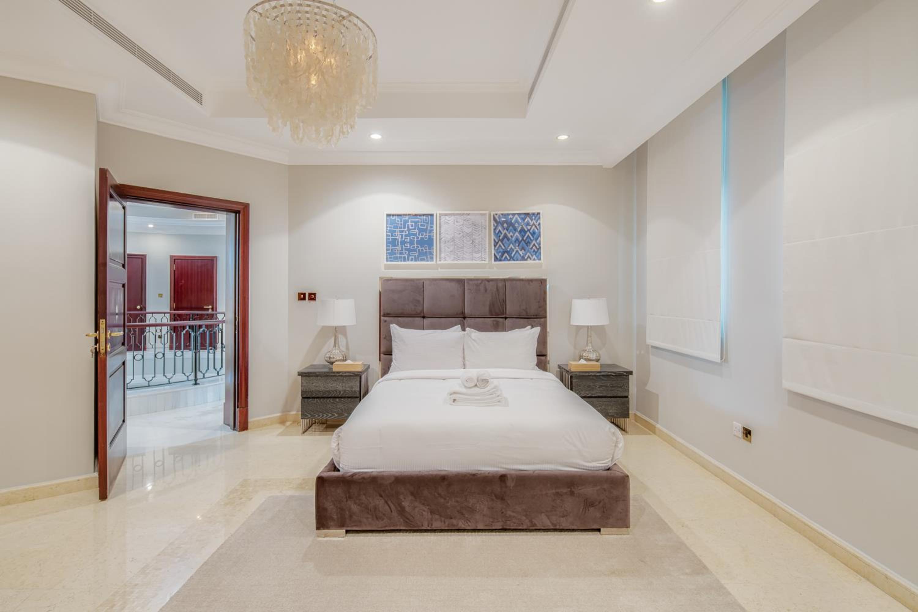 Maison Privee - Prvt Pool & Beach Access in Luxury Palm Jumeirah 6BR Villa