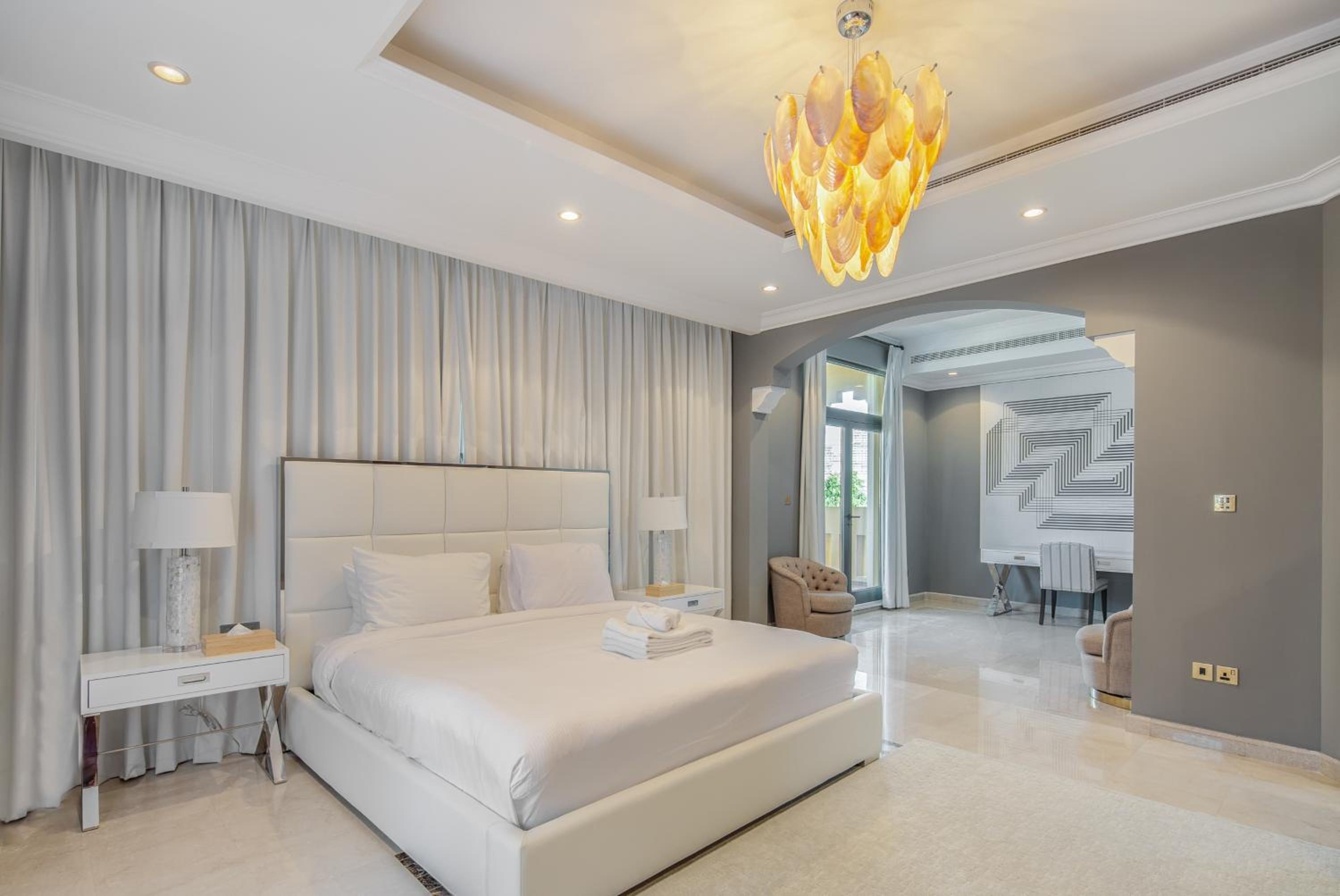 Maison Privee - Prvt Pool & Beach Access in Luxury Palm Jumeirah 6BR Villa