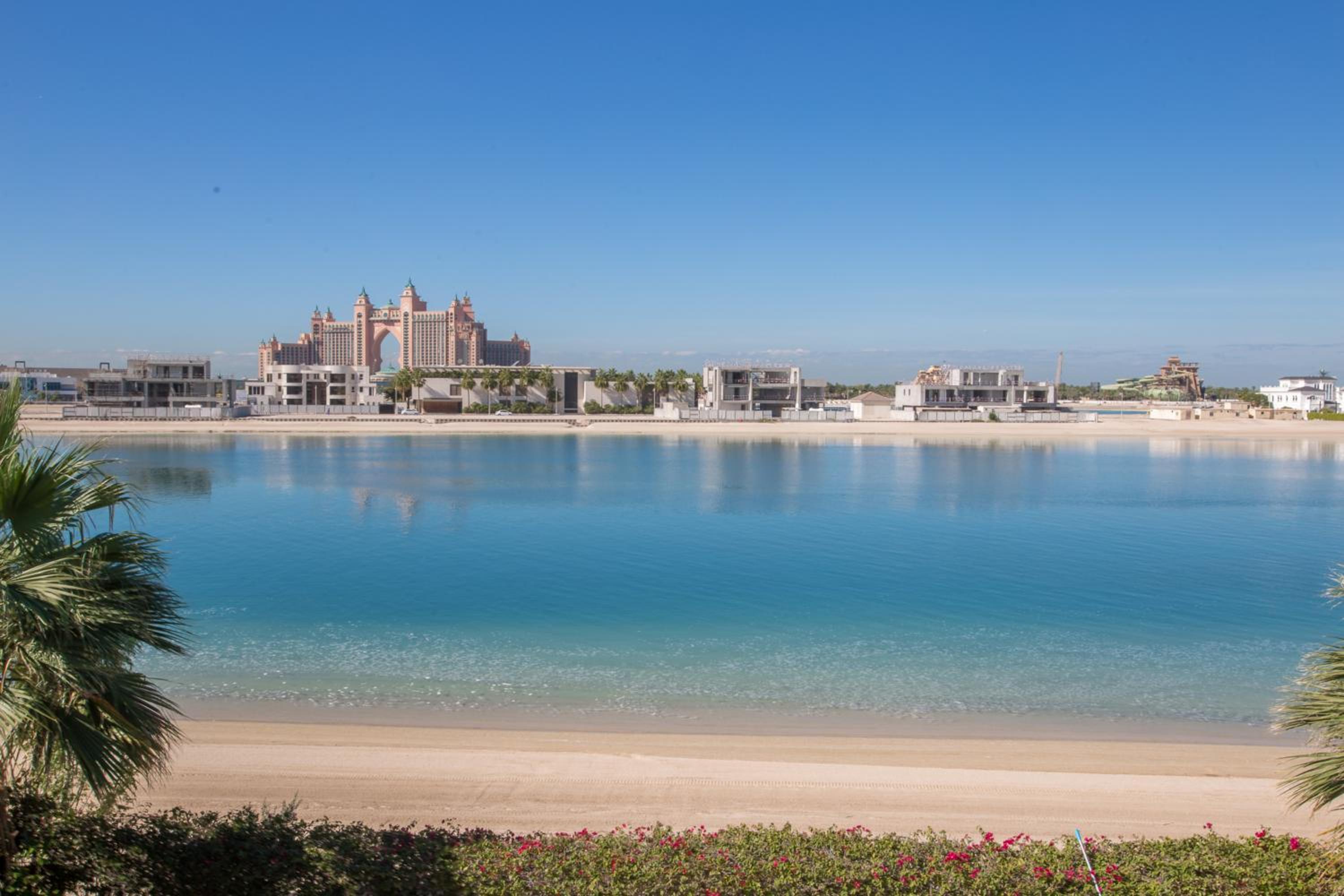 Maison Privee - Prvt Pool & Beach Access in Luxury Palm Jumeirah 6BR Villa