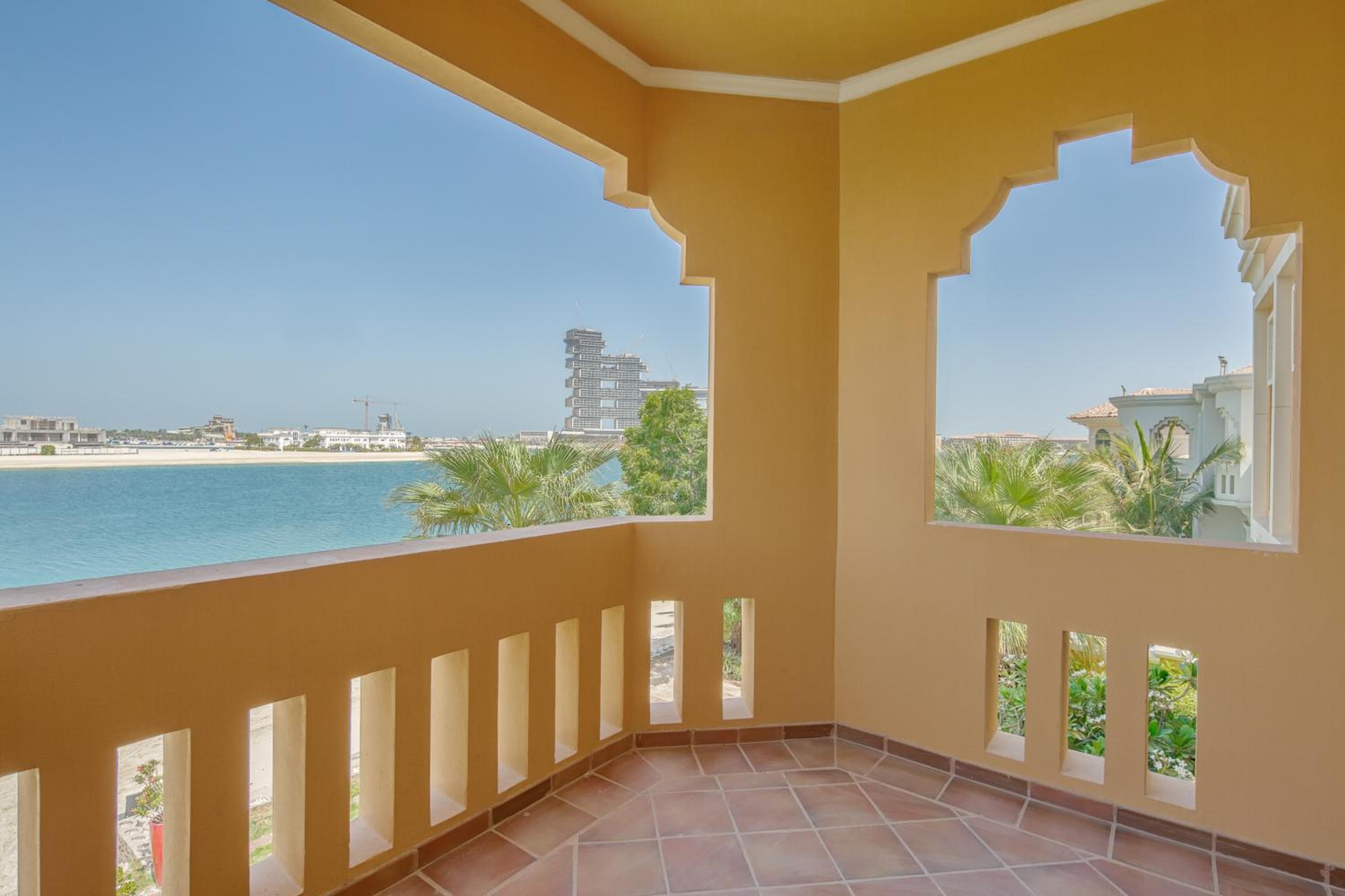 Maison Privee - Prvt Pool & Beach Access in Luxury Palm Jumeirah 6BR Villa