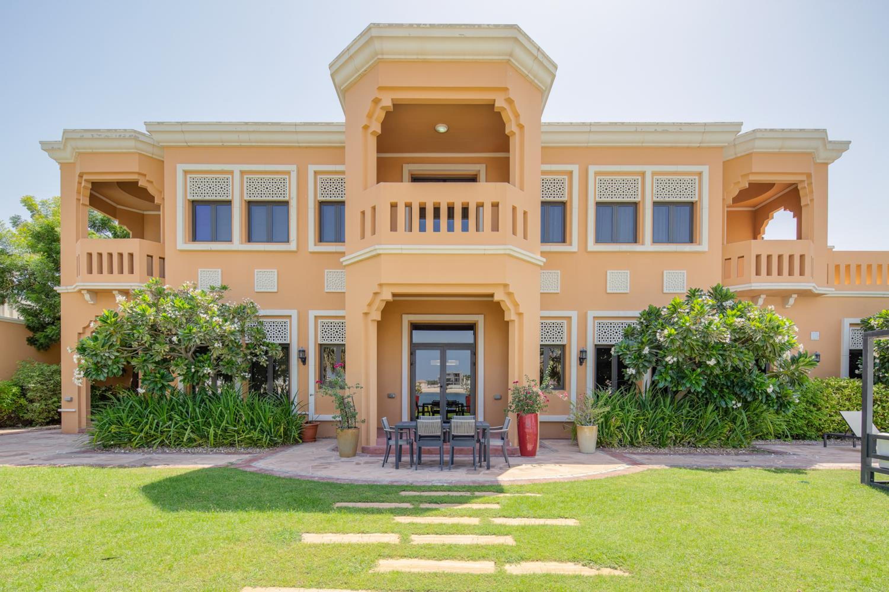 Maison Privee - Prvt Pool & Beach Access in Luxury Palm Jumeirah 6BR Villa