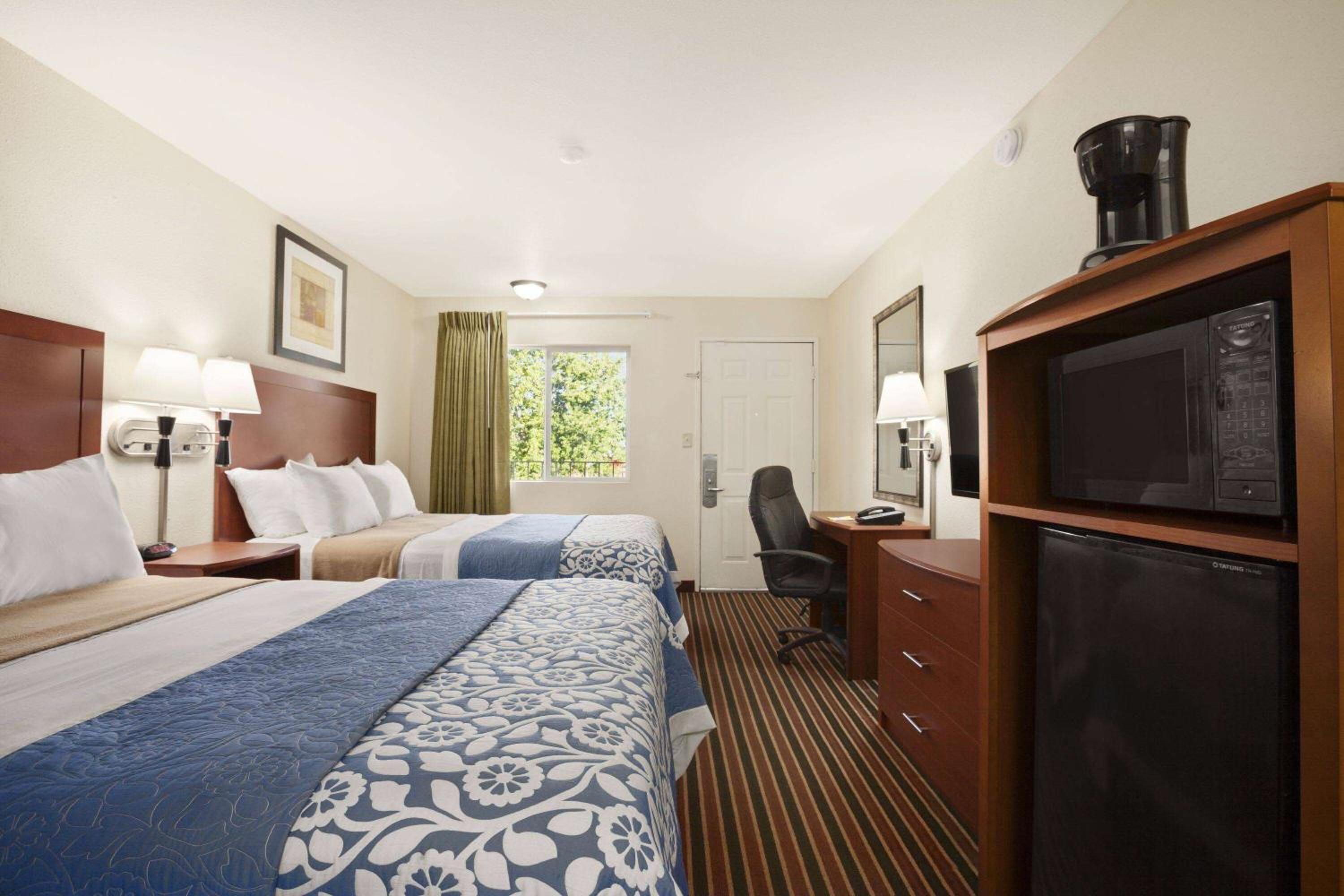 Days Inn by Wyndham Champaign/Urbana view 4