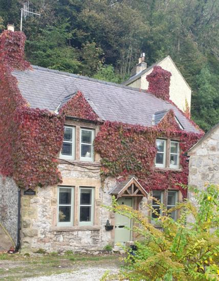 Enchanting Cottage for 4- Witchnest in Derbyshire, with EV point view 3