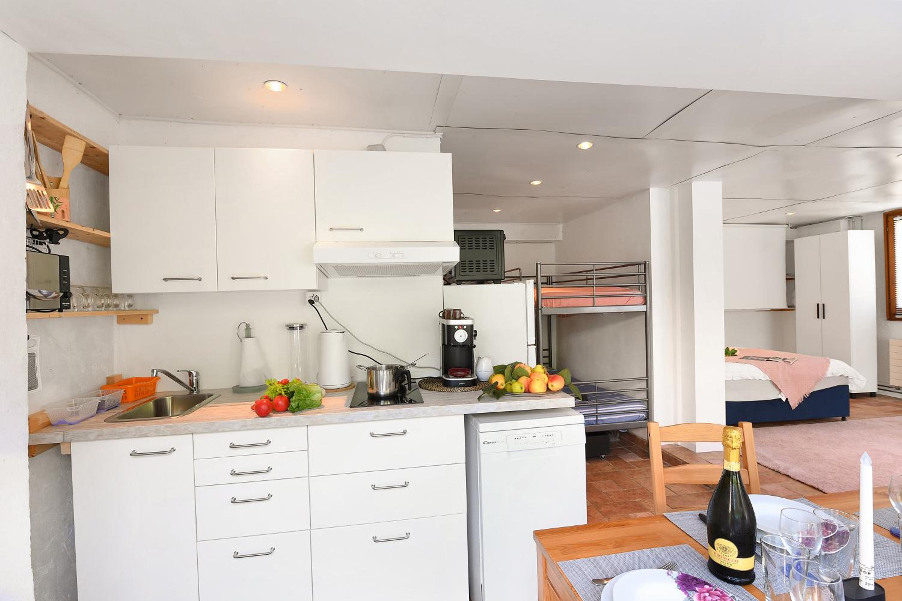 Petit Jardin - Happy Rentals