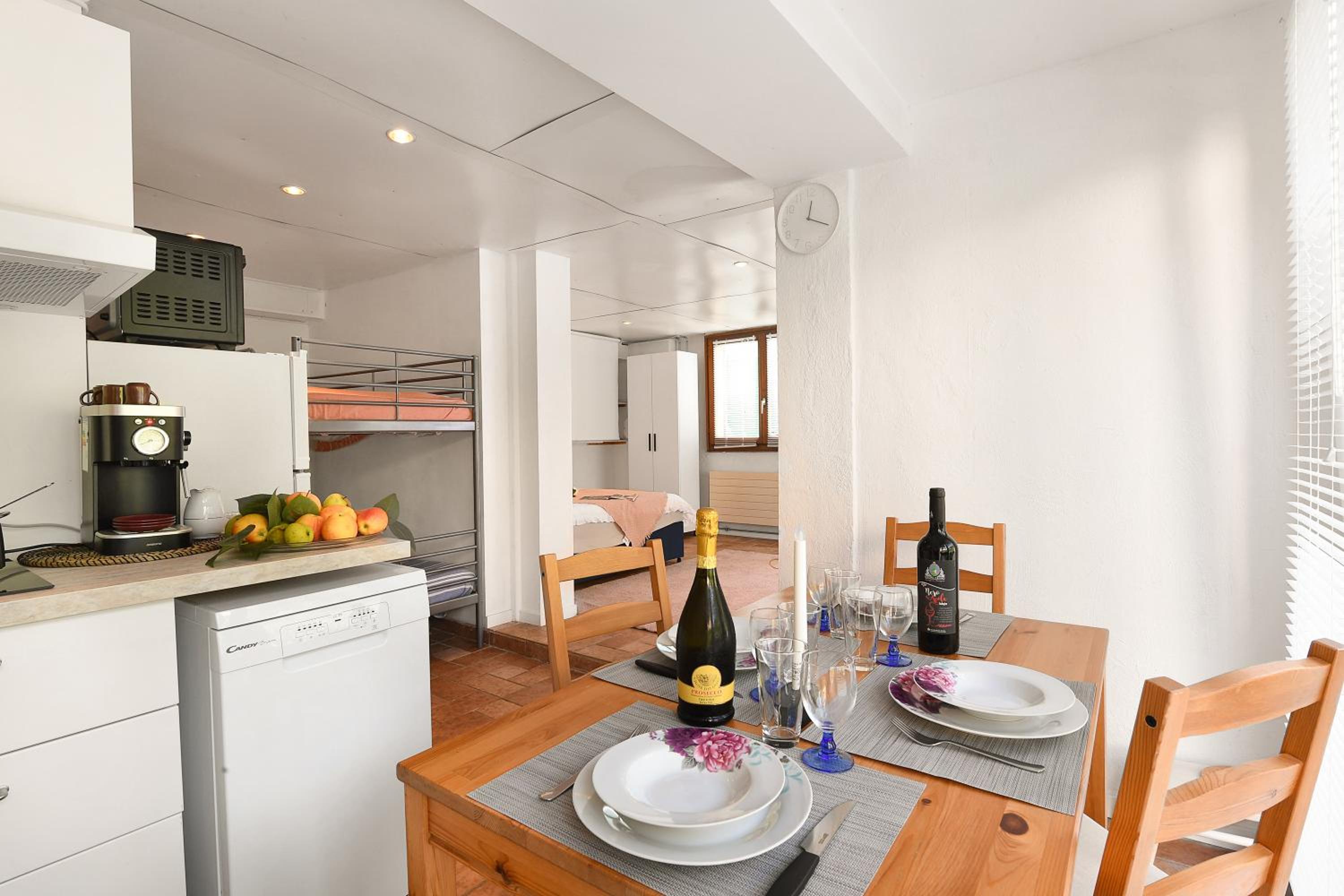 Petit Jardin - Happy Rentals