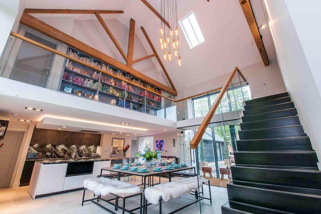 Luxury, Modern barn with hot tub view 2