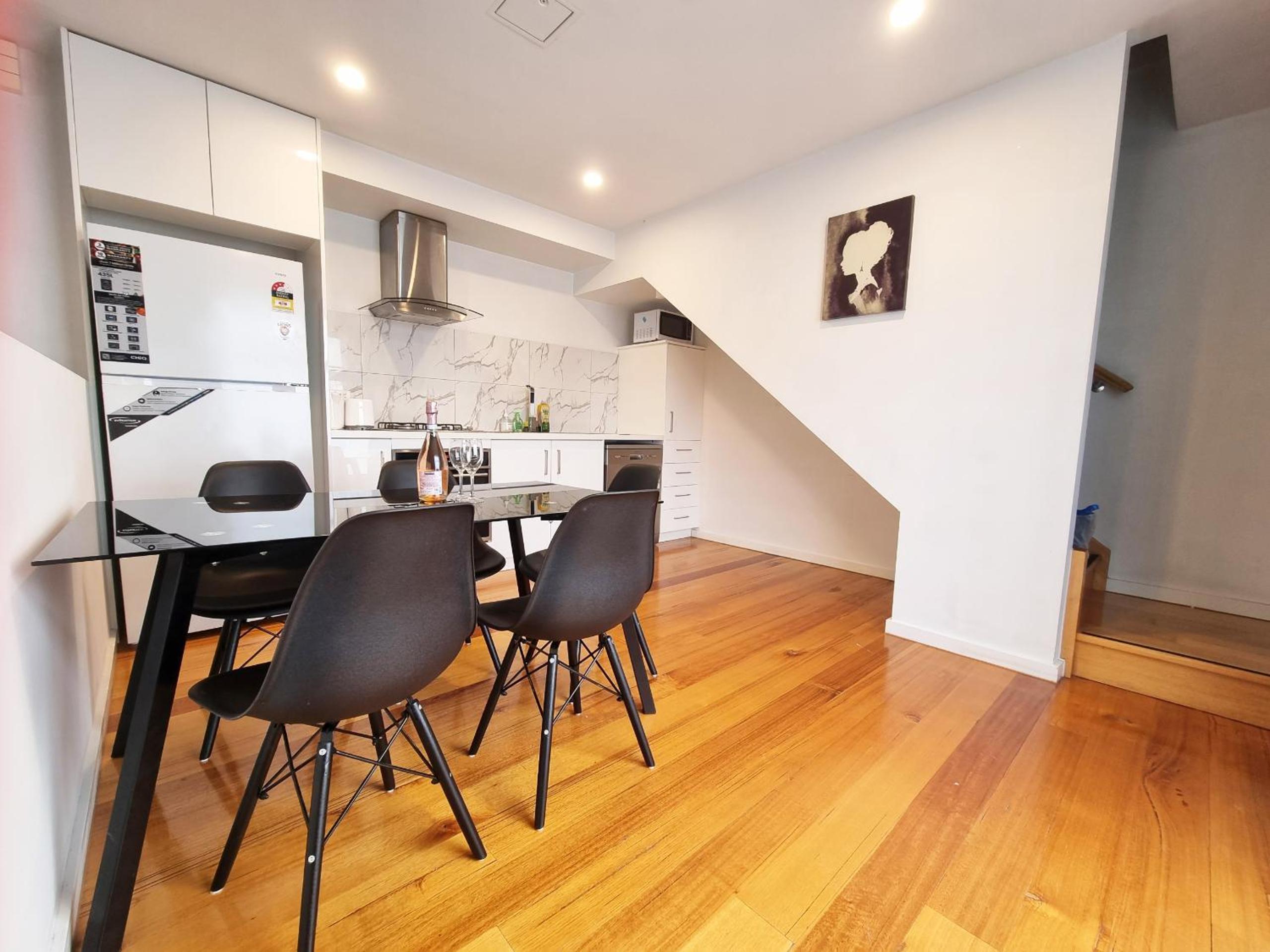 Rosie Townhouse in prime location close to CBD