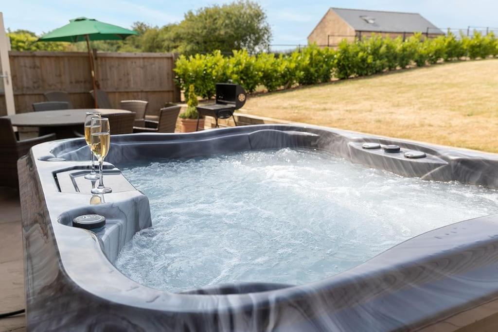 Mowerina - Dog-Friendly Barn Conversion with a Hot Tub view 2