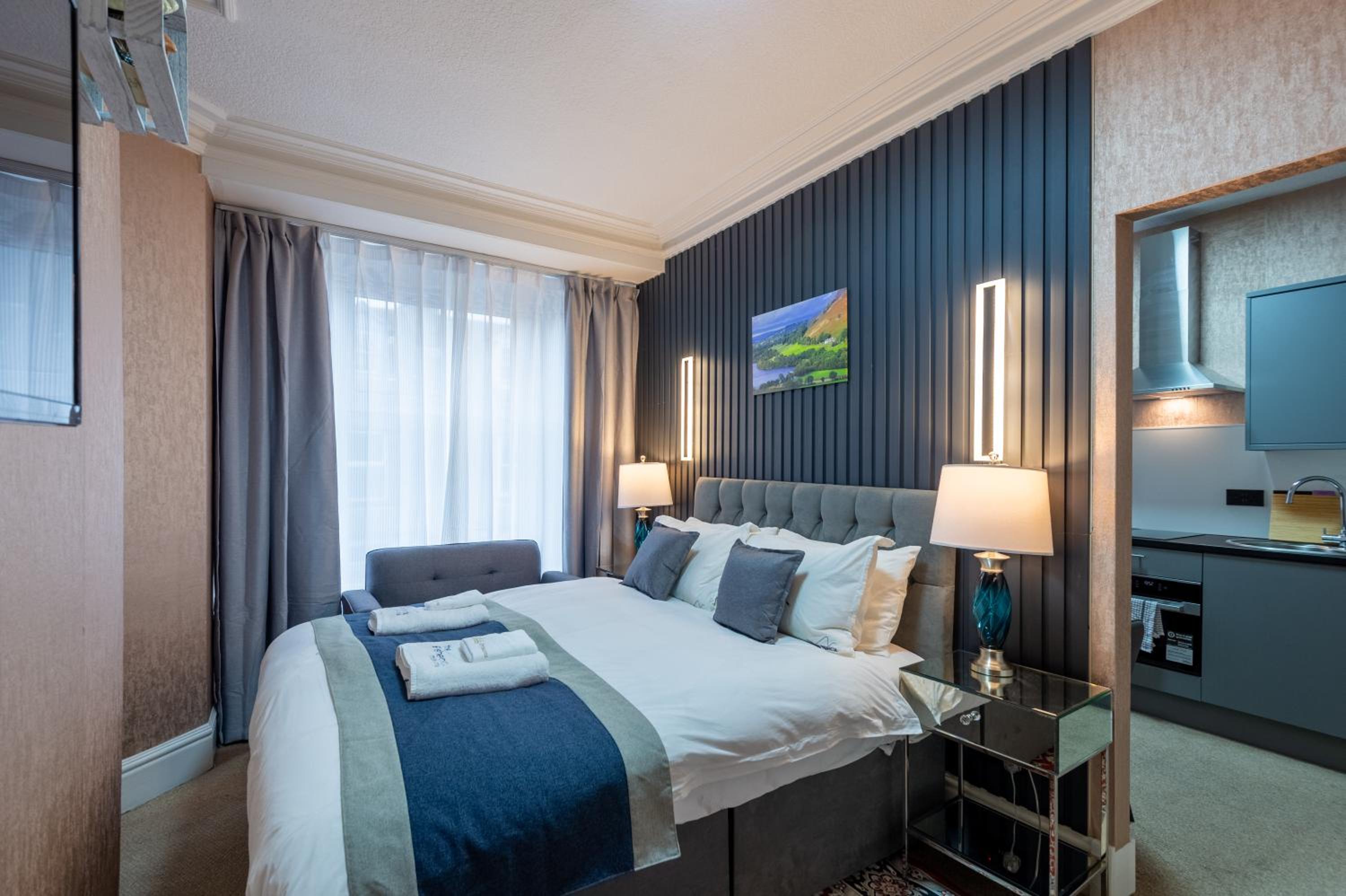 THE AMBLESIDE APARTMENTS - Self catering with private kitchen - Best for Location view 3