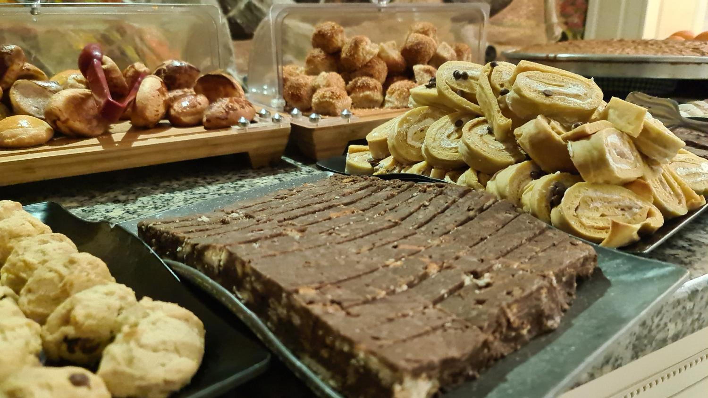 Hotel Buyuk Hamit becomes Buyuk Hamit Otel. - Image 9