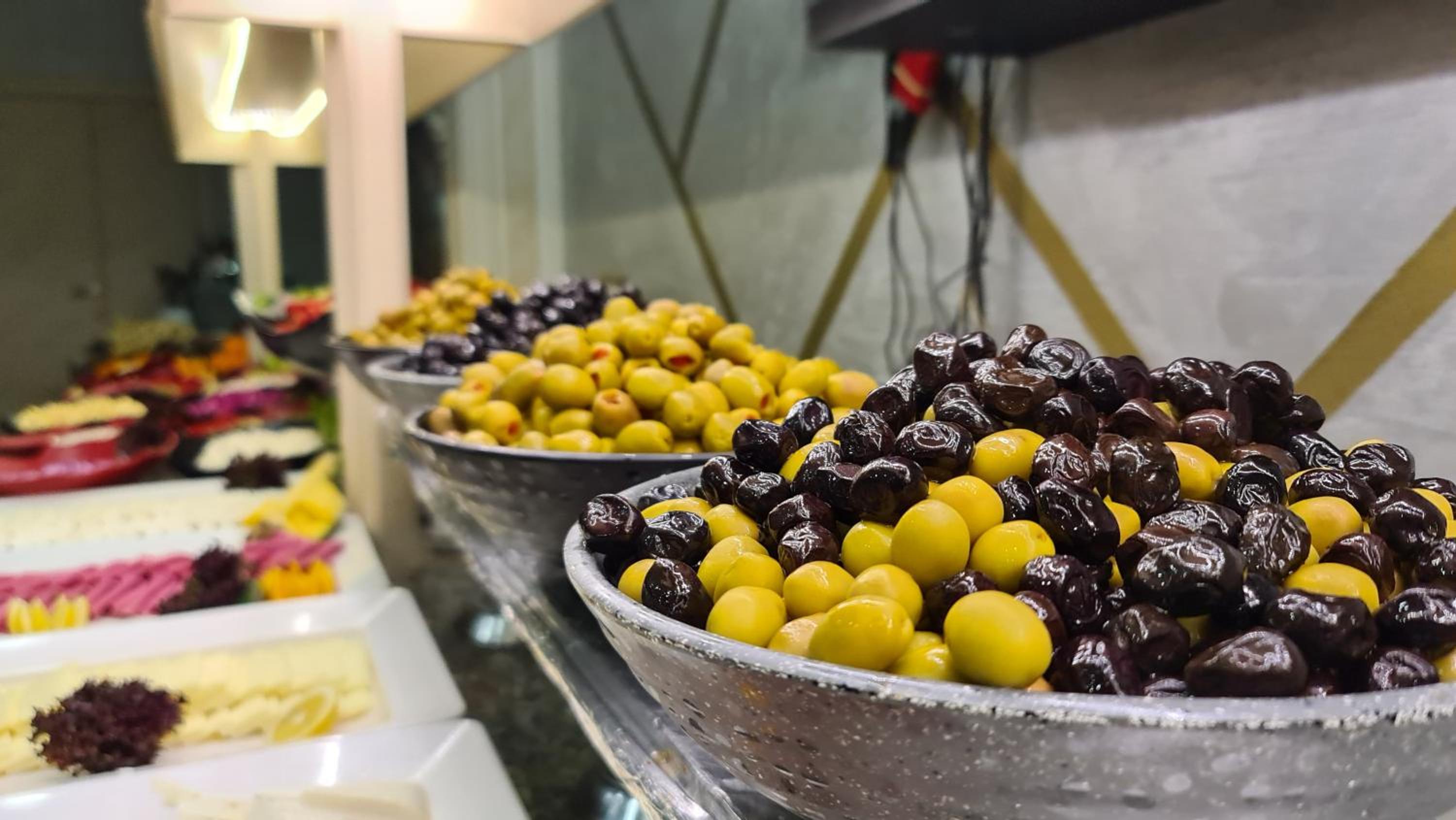 Hotel Buyuk Hamit becomes Buyuk Hamit Otel. - Image 10