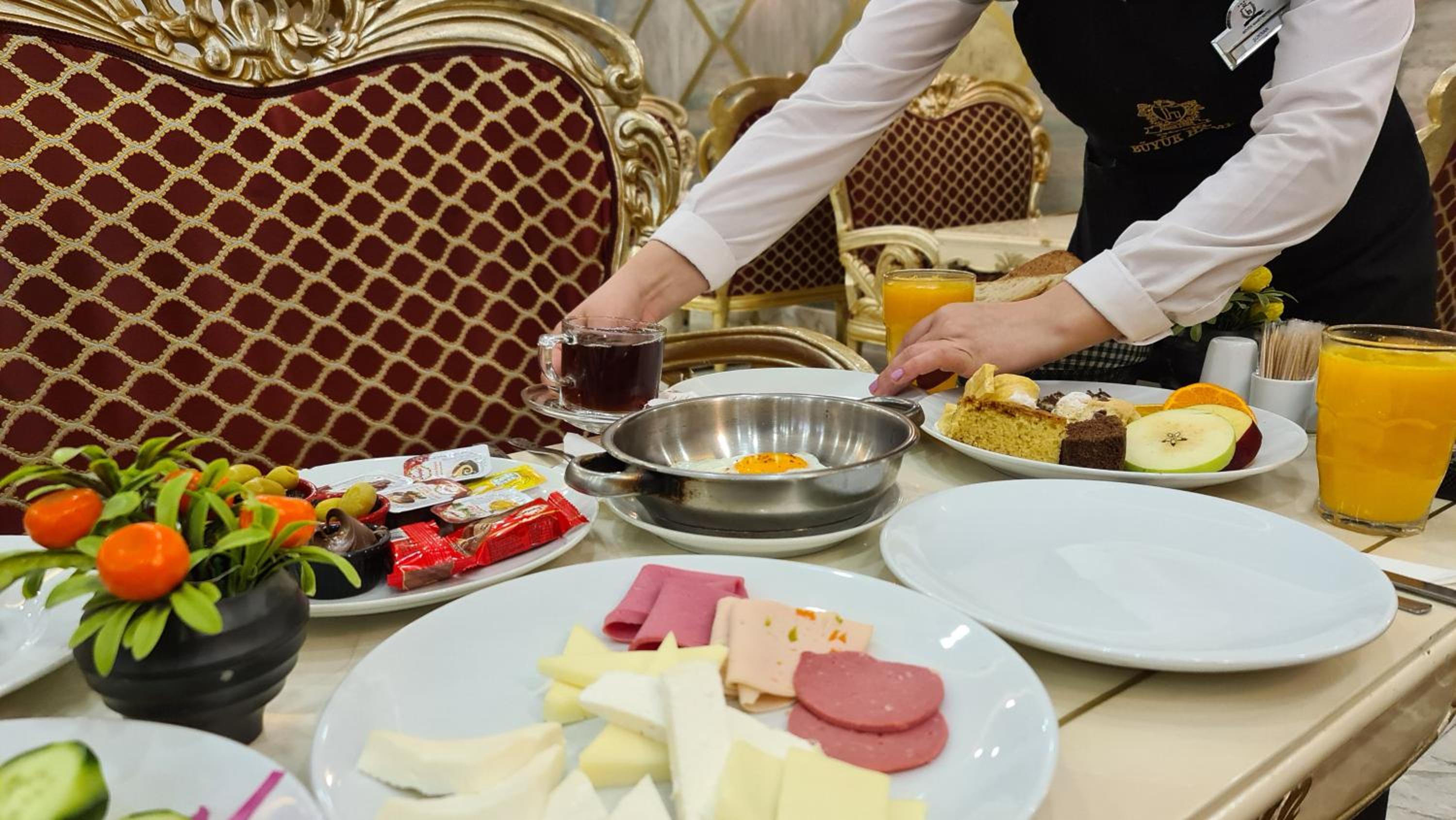 Hotel Buyuk Hamit becomes Buyuk Hamit Otel. - Image 14