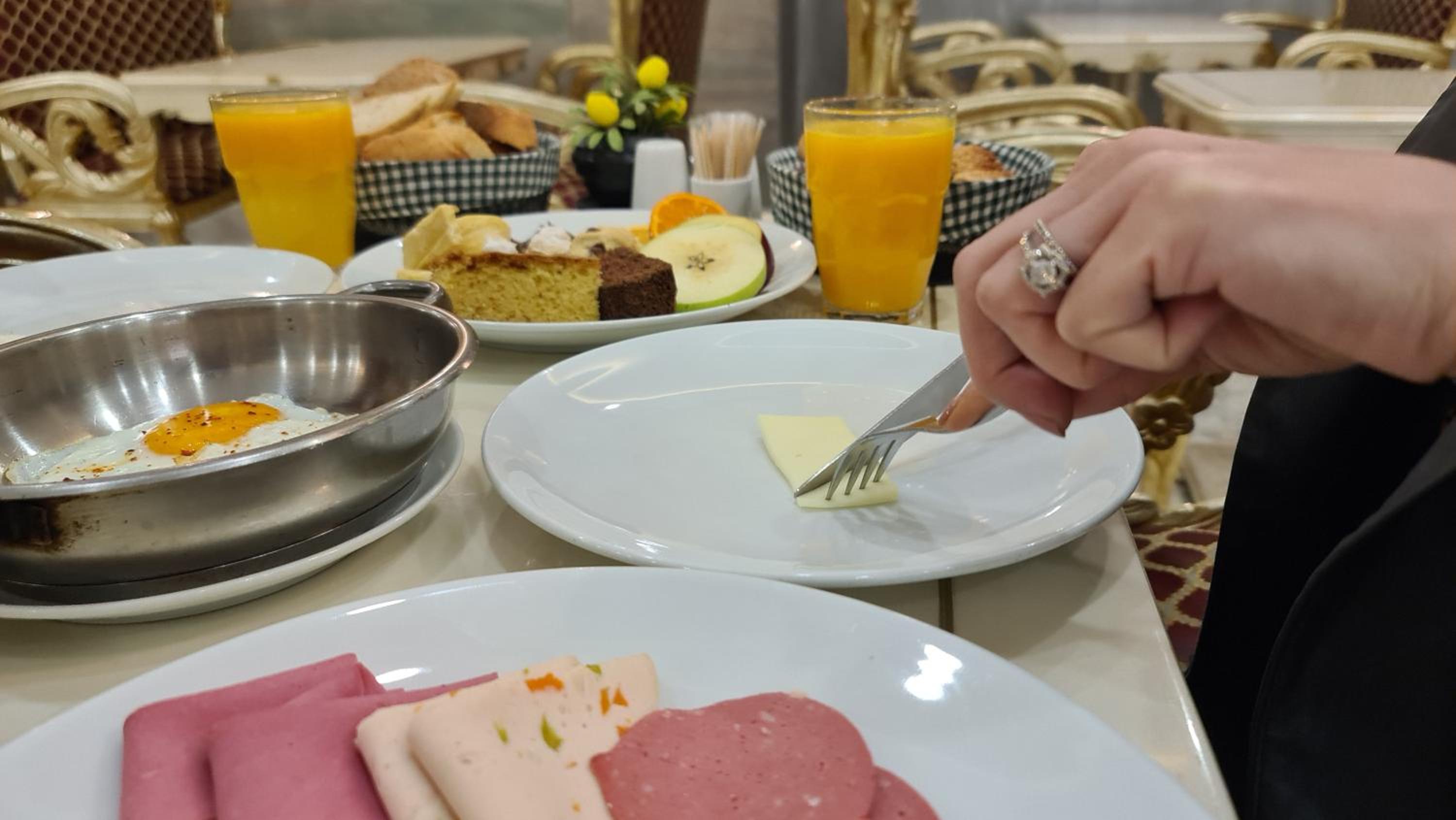 Hotel Buyuk Hamit becomes Buyuk Hamit Otel. - Image 16