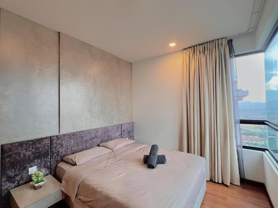 2 BR & 2 BTH with Free Parking @ Near ThemePark, SnowWalk & Central I-City Mall photo 1