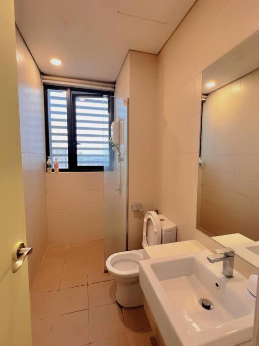 2 BR & 2 BTH with Free Parking @ Near ThemePark, SnowWalk & Central I-City Mall photo 5
