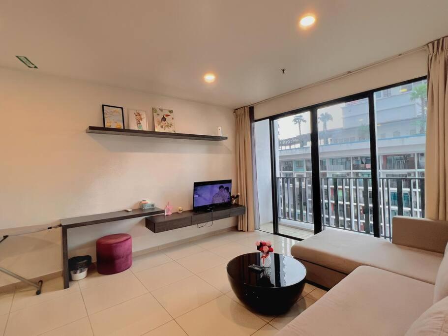 2 BR & 2 BTH with Free Parking @ Near ThemePark, SnowWalk & Central I-City Mall