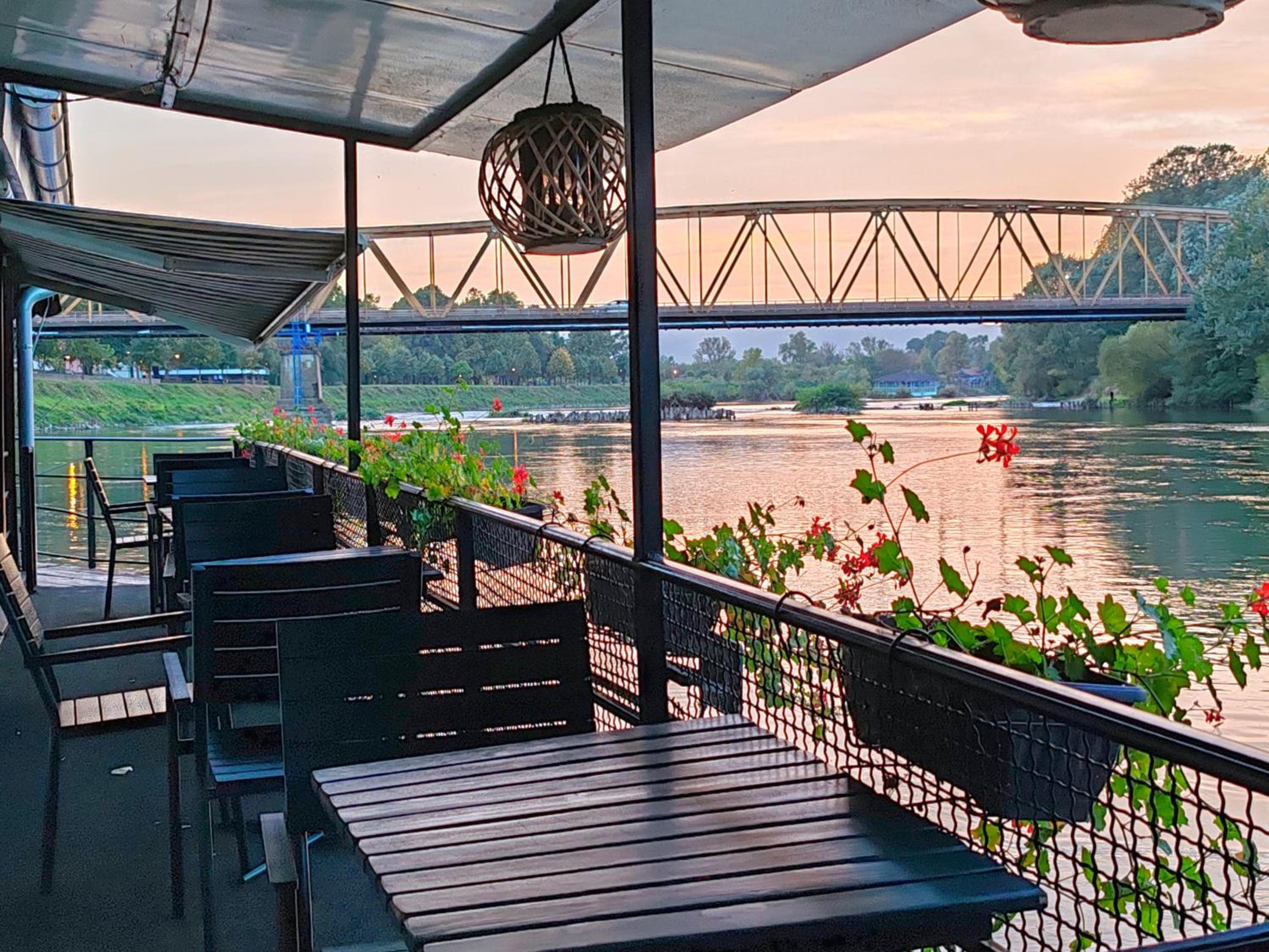 Cruiser restoran