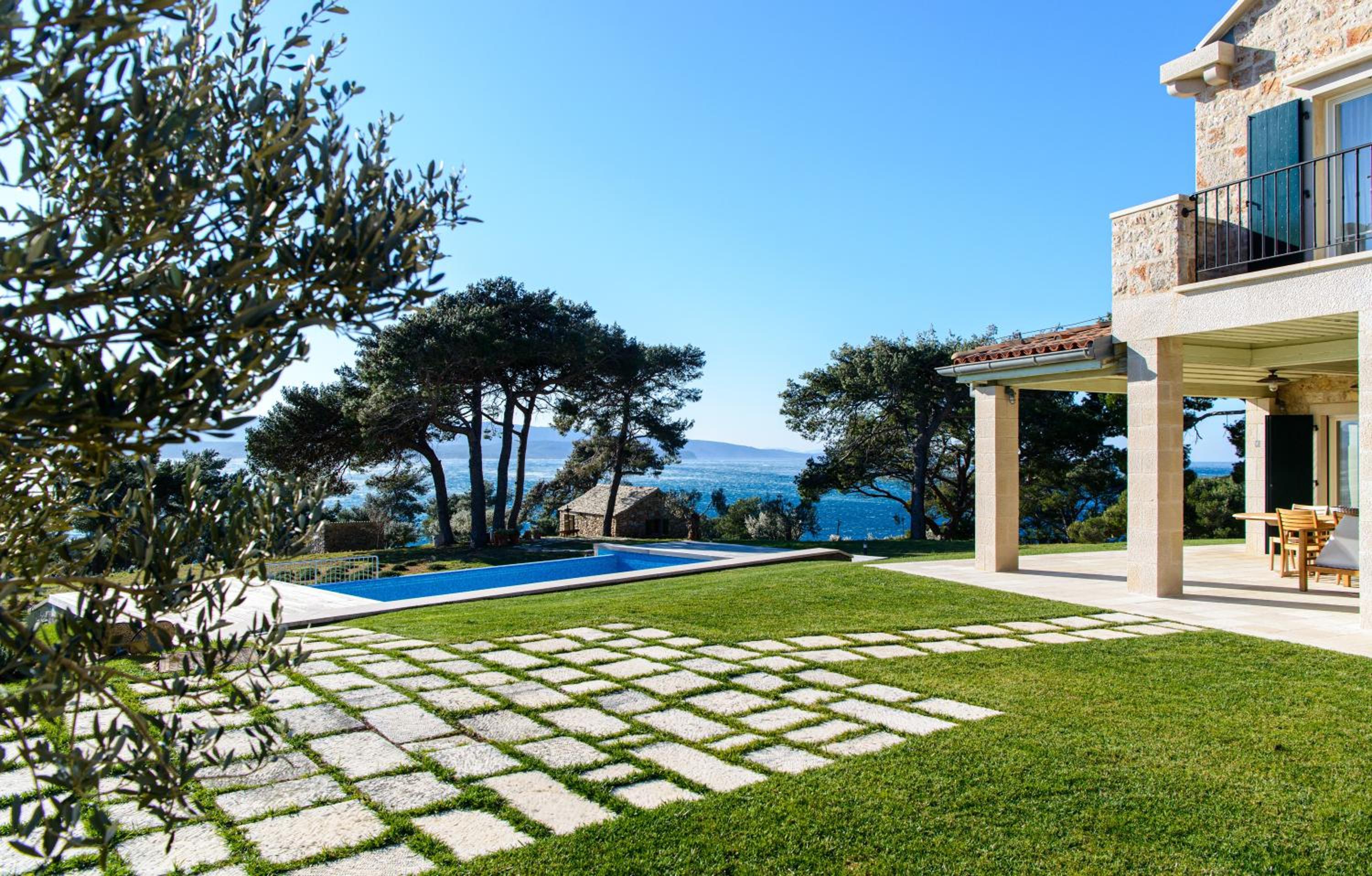 Elegant Brac Villa 4 Bedrooms Villa Shoreline Serenity Stunning Sea Views