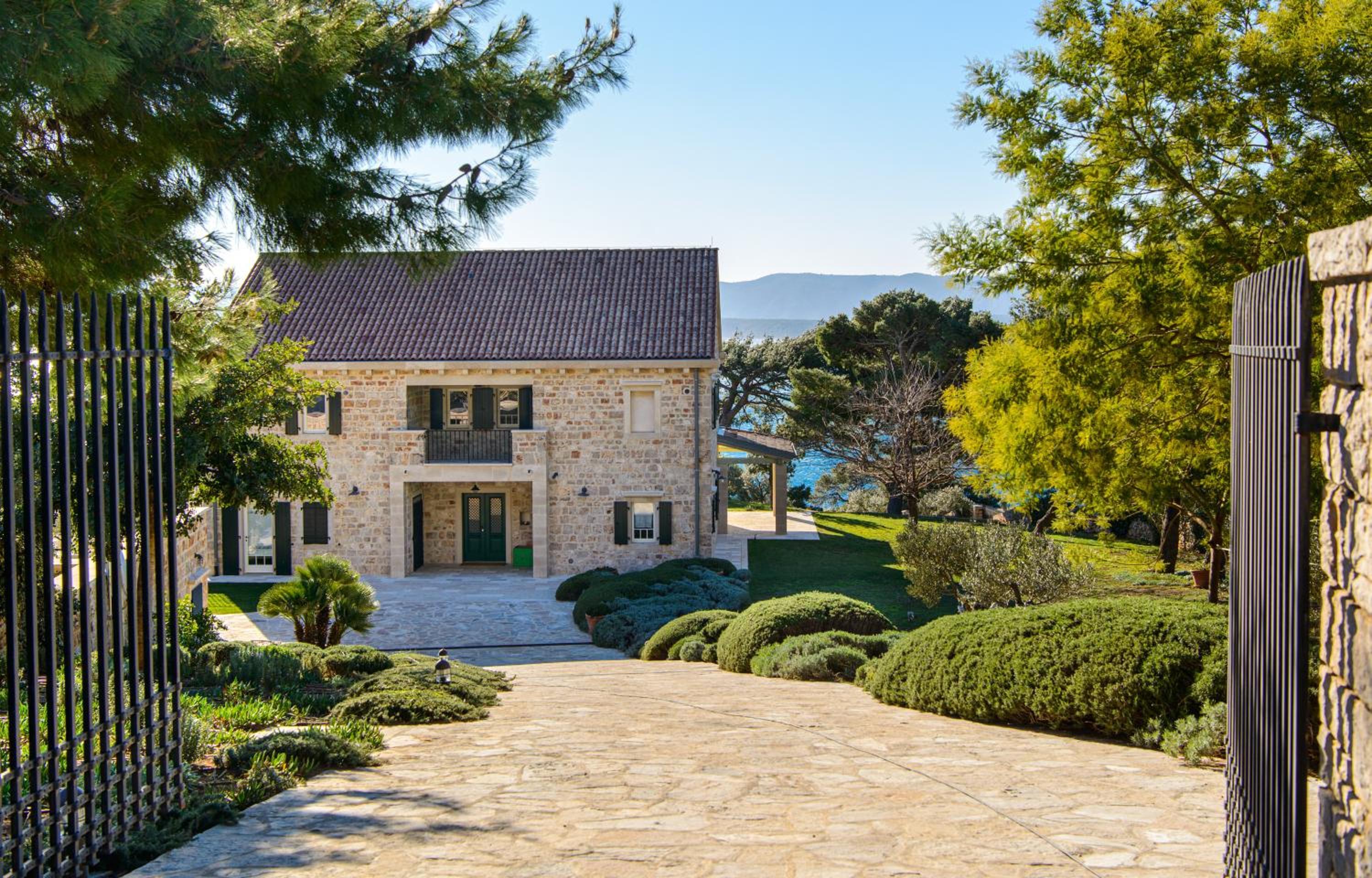Elegant Brac Villa 4 Bedrooms Villa Shoreline Serenity Stunning Sea Views