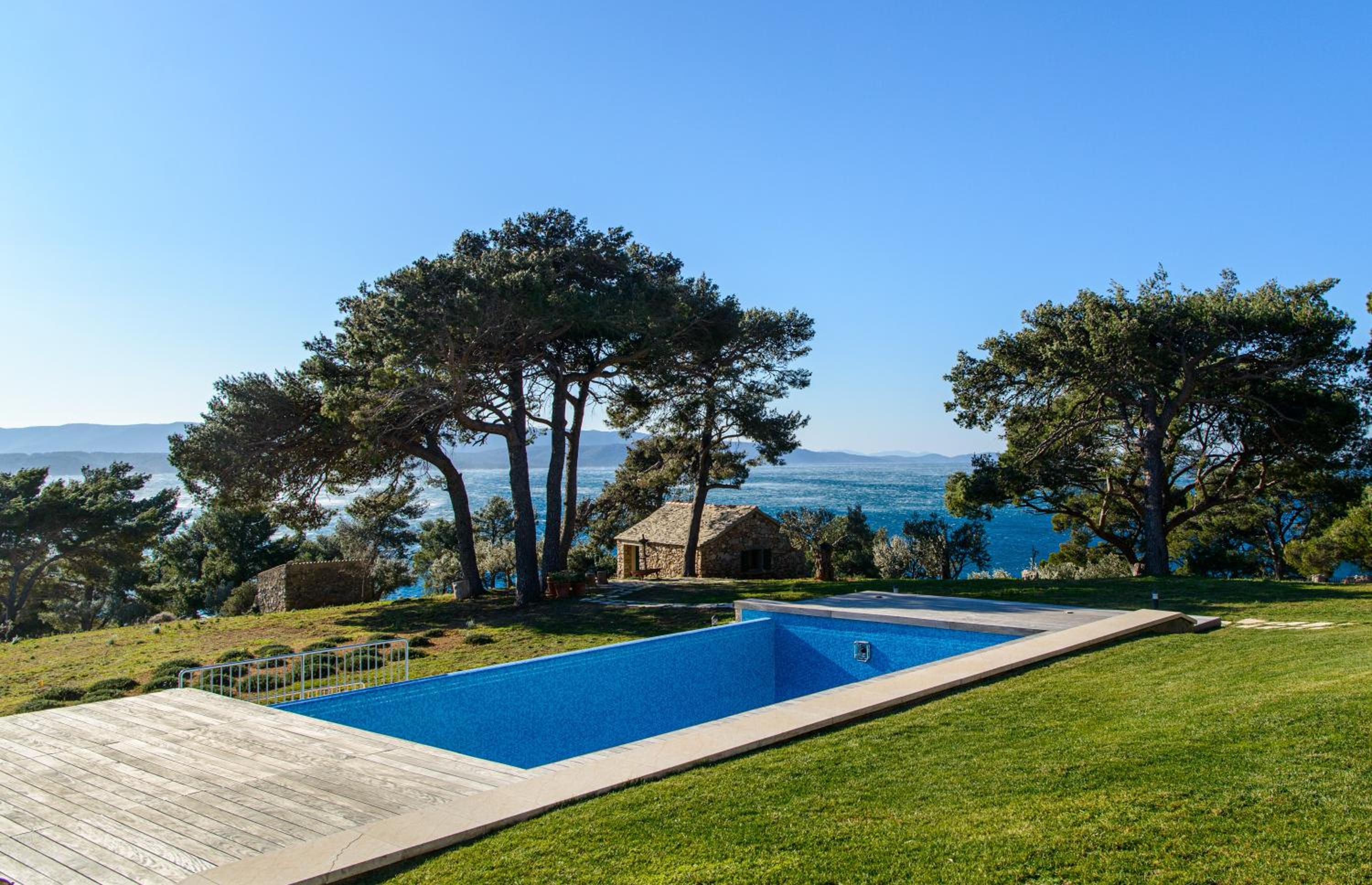 Elegant Brac Villa 4 Bedrooms Villa Shoreline Serenity Stunning Sea Views