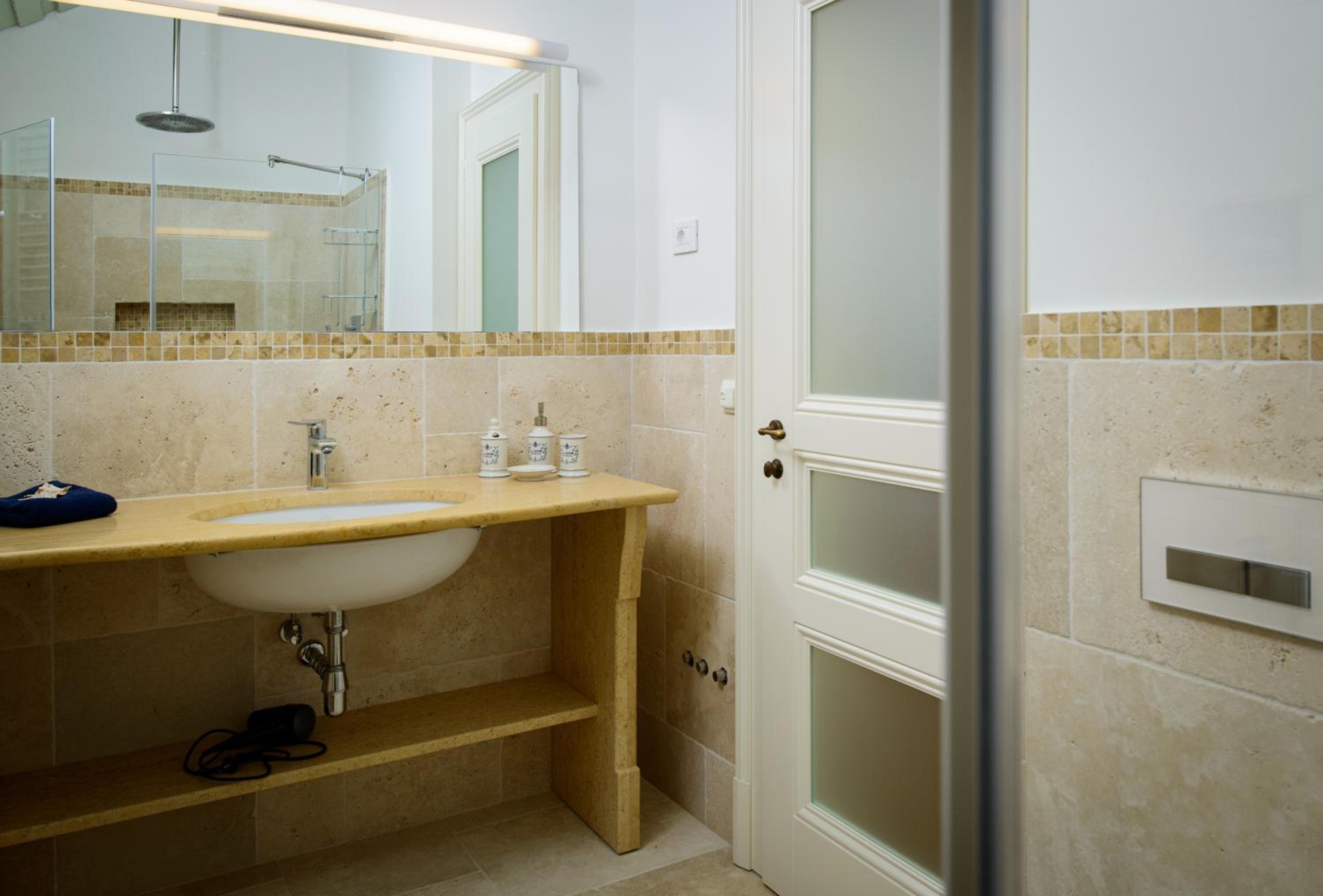 Elegant Brac Villa 4 Bedrooms Villa Shoreline Serenity Stunning Sea Views