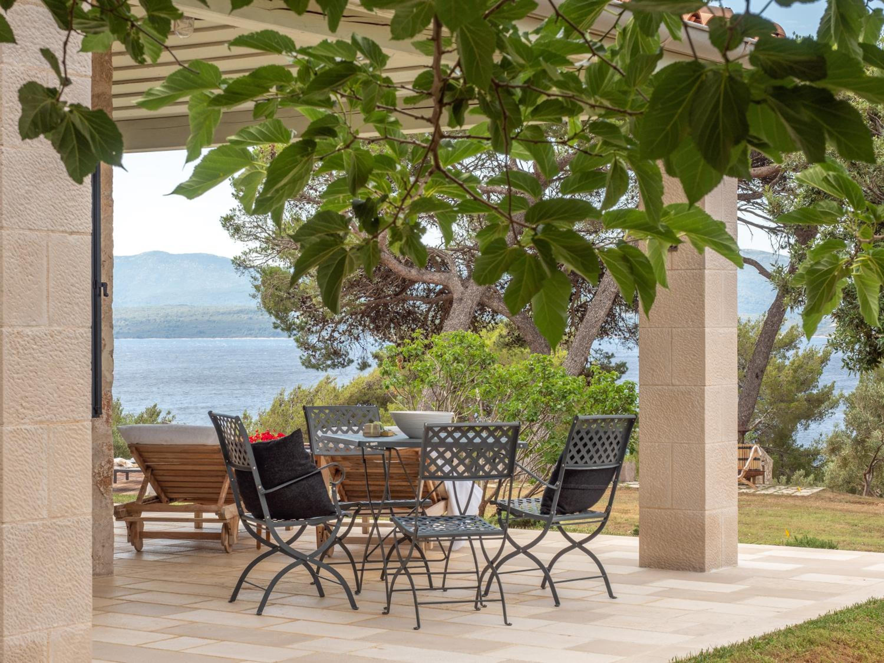 Elegant Brac Villa 4 Bedrooms Villa Shoreline Serenity Stunning Sea Views