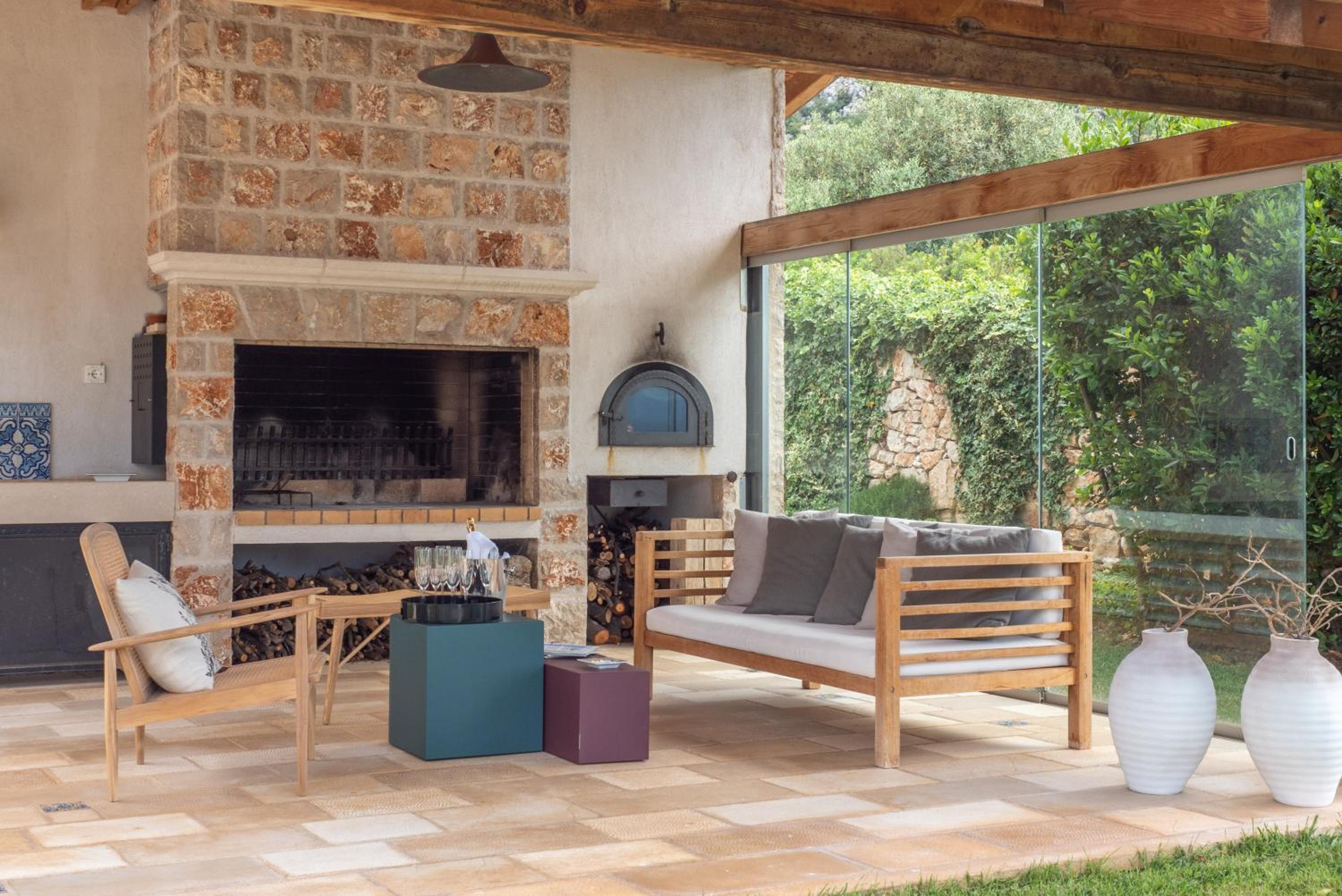 Elegant Brac Villa 4 Bedrooms Villa Shoreline Serenity Stunning Sea Views