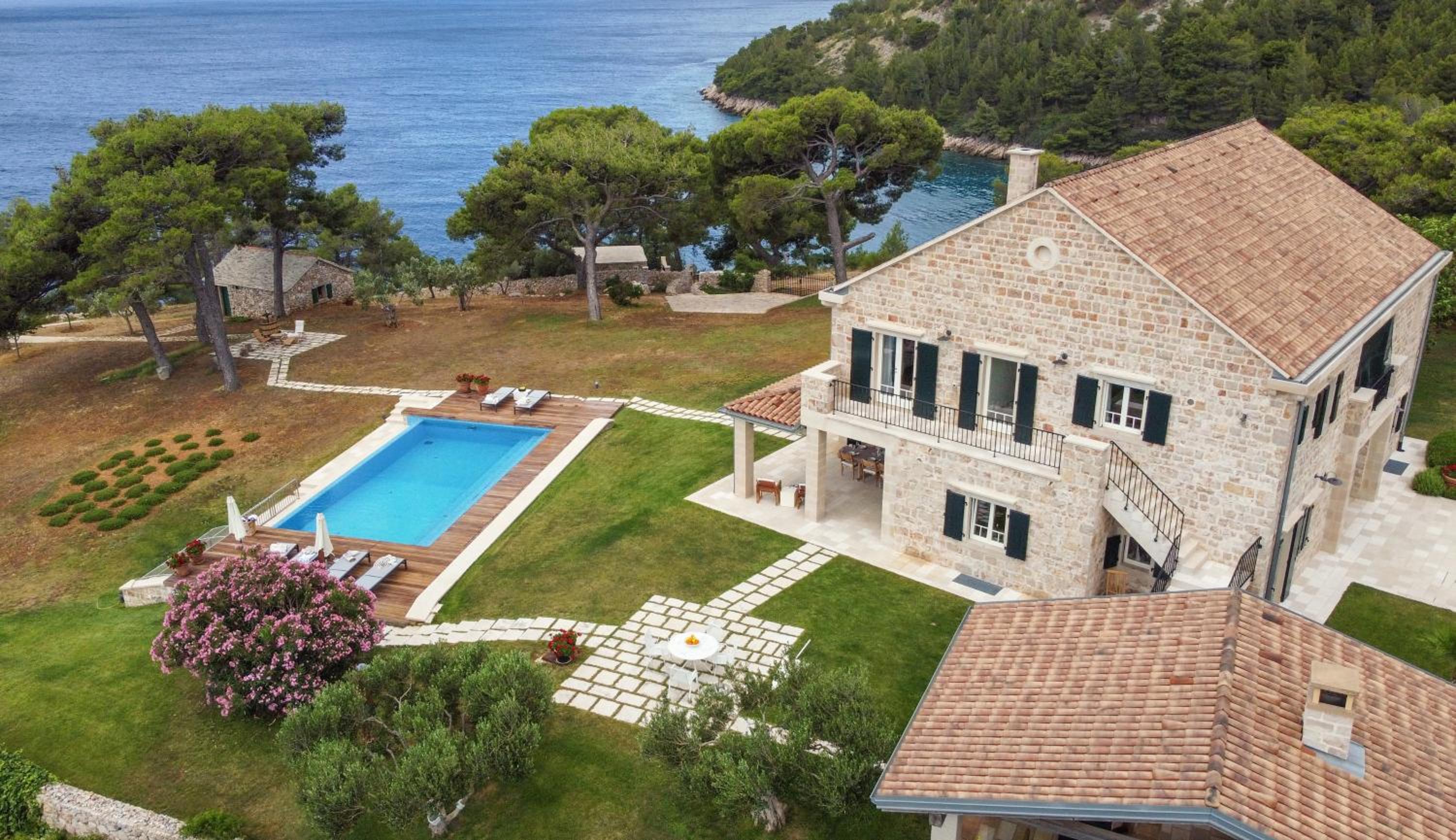 Elegant Brac Villa 4 Bedrooms Villa Shoreline Serenity Stunning Sea Views