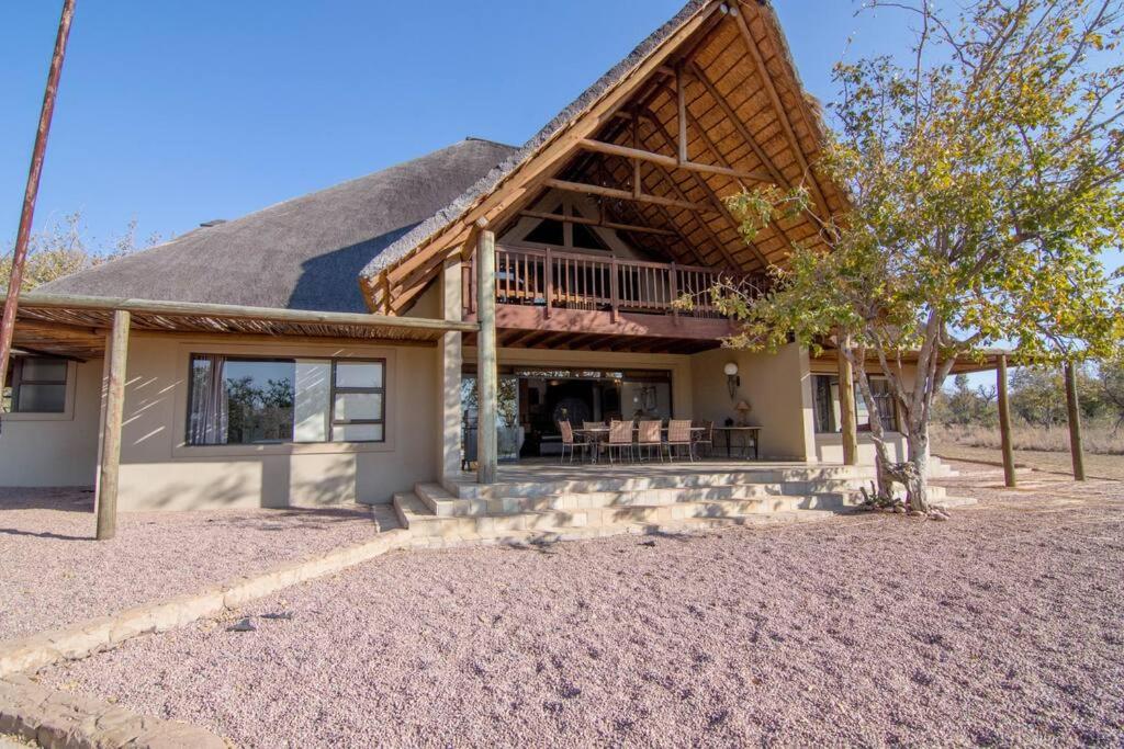 Zebula Golf and Wildlife Estate - Jackals Call Pax 8 - Moi Signature Luxury villa