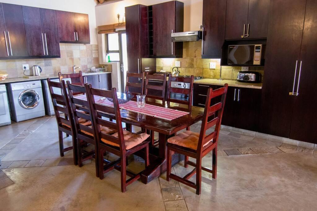 Zebula Golf and Wildlife Estate - Jackals Call Pax 8 - Moi Signature Luxury villa