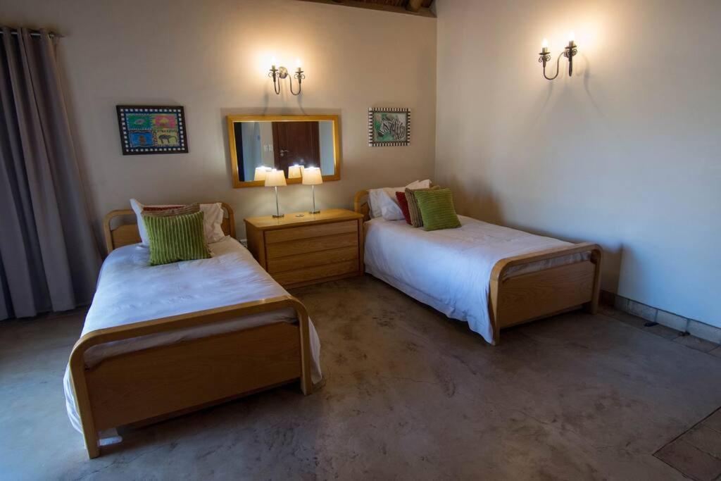 Zebula Golf and Wildlife Estate - Jackals Call Pax 8 - Moi Signature Luxury villa