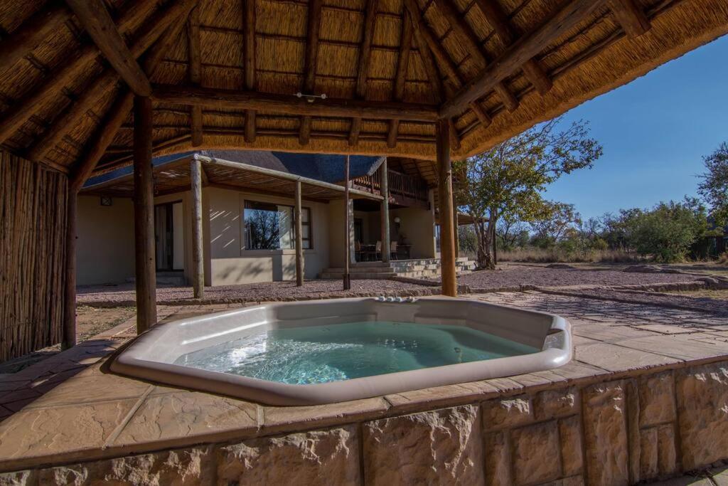 Zebula Golf and Wildlife Estate - Jackals Call Pax 8 - Moi Signature Luxury villa