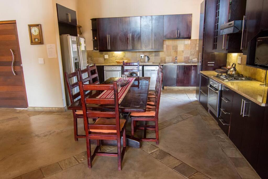 Zebula Golf and Wildlife Estate - Jackals Call Pax 8 - Moi Signature Luxury villa