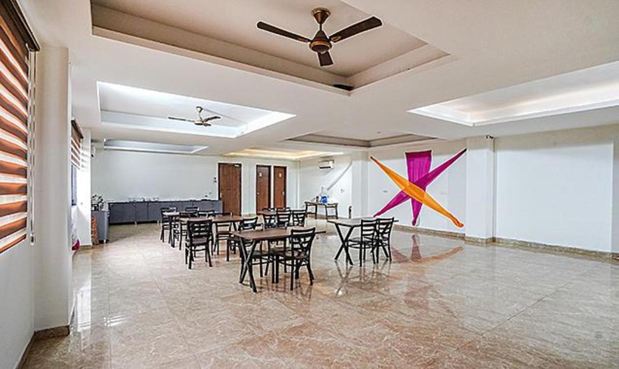 Gurgaon Vacations - FabHotel Grace Inn - Property Image 2
